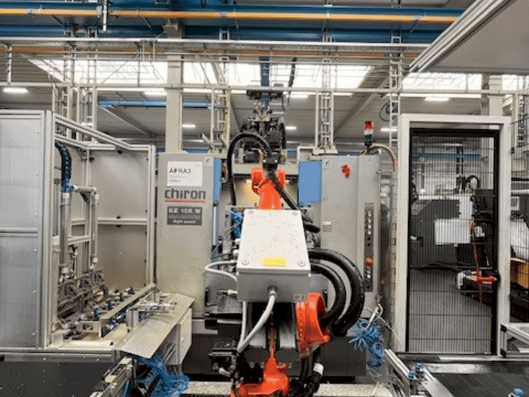 CHIRON DZ15KWM HS Mašinos dešinės pusės vaizdas
