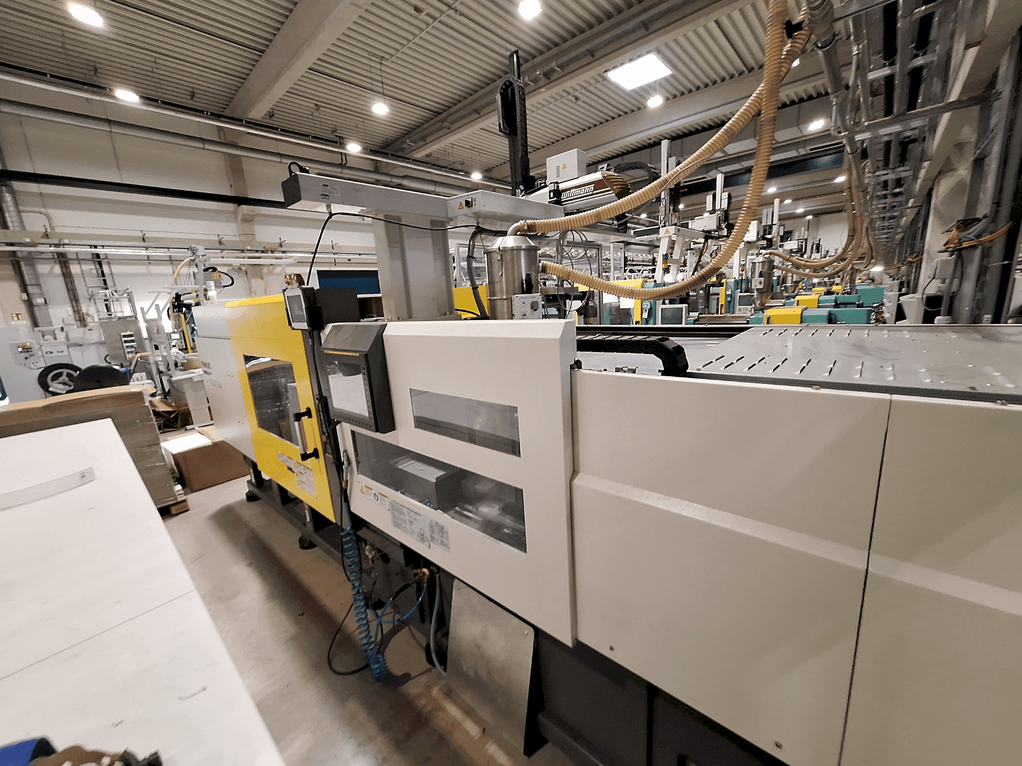 FANUC Roboshot S220iA Mašinos vaizdas iš priekio