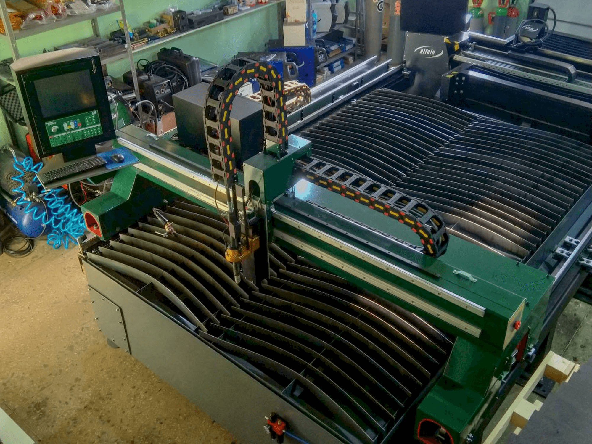 Huawei HNC-2500W Mašinos vaizdas iš priekio