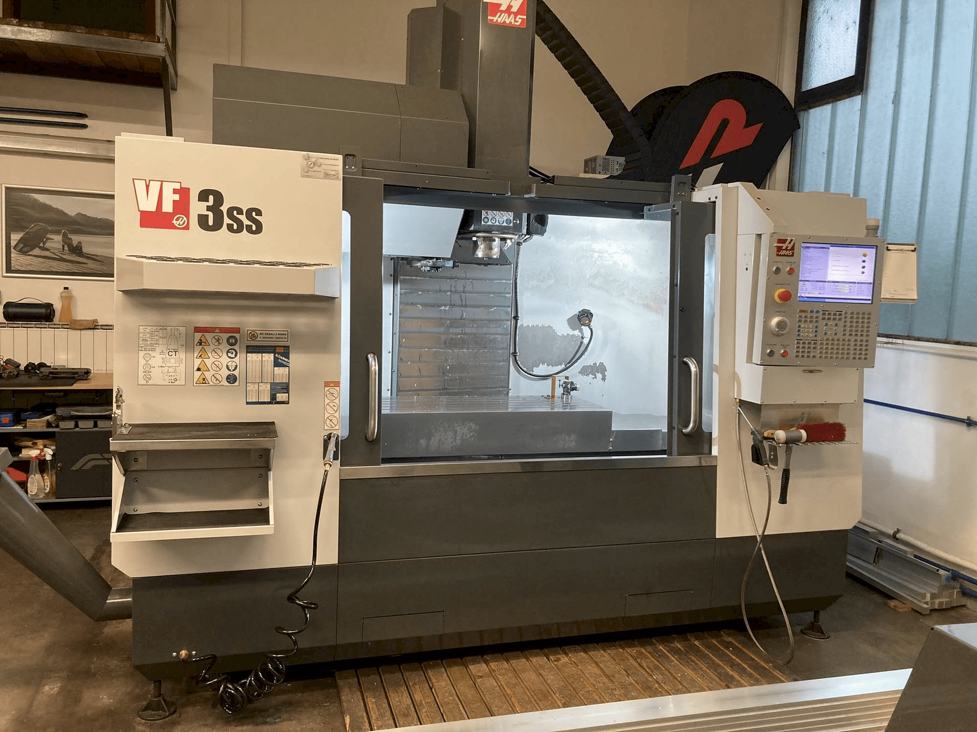 HAAS VF 3 SS Mašinos vaizdas iš priekio