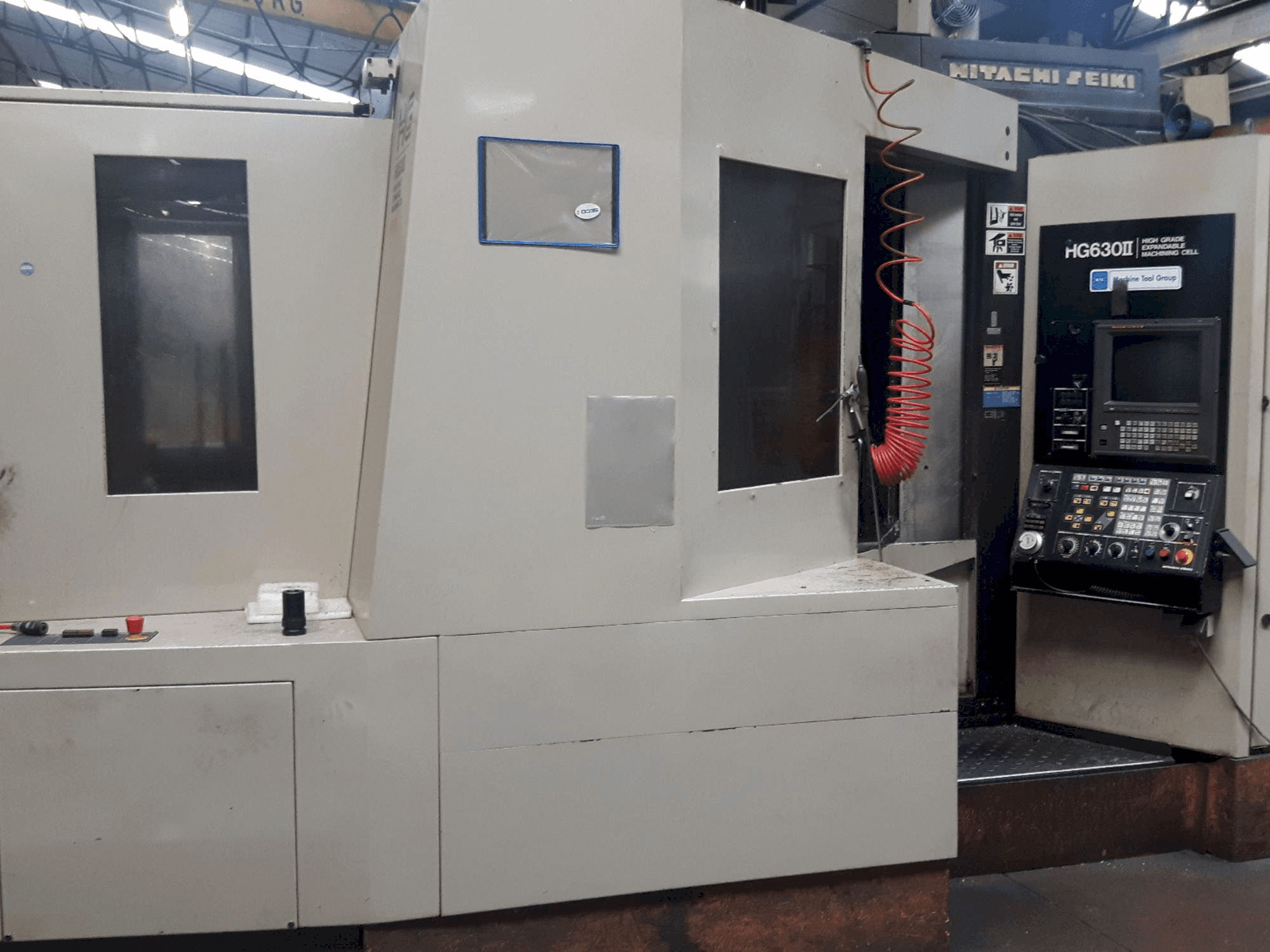 HITACHI SEIKI HG 630 Mašinos vaizdas iš kairės pusės