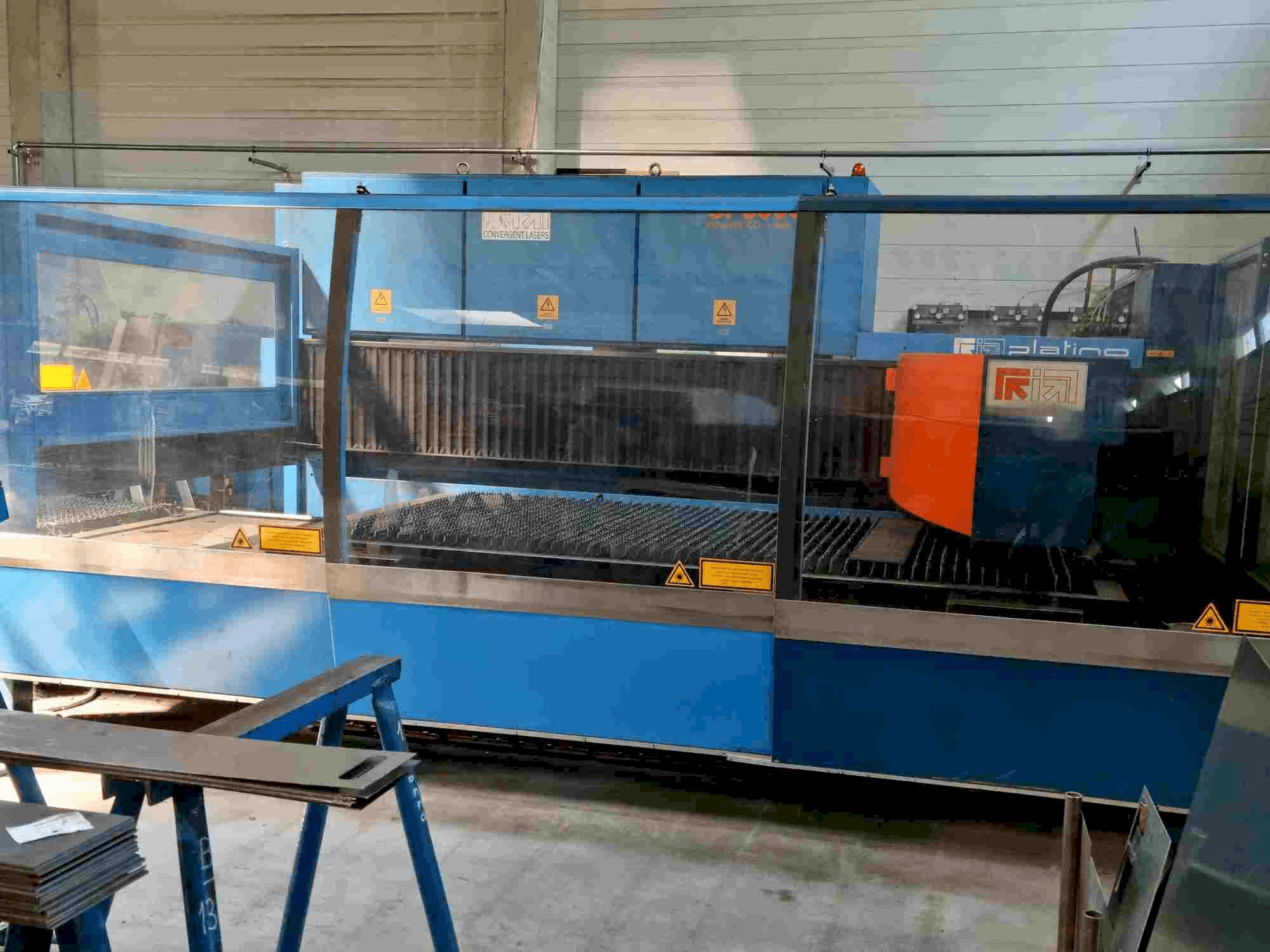 Prima Industrie Platino 1530 3kW Mašinos vaizdas iš priekio