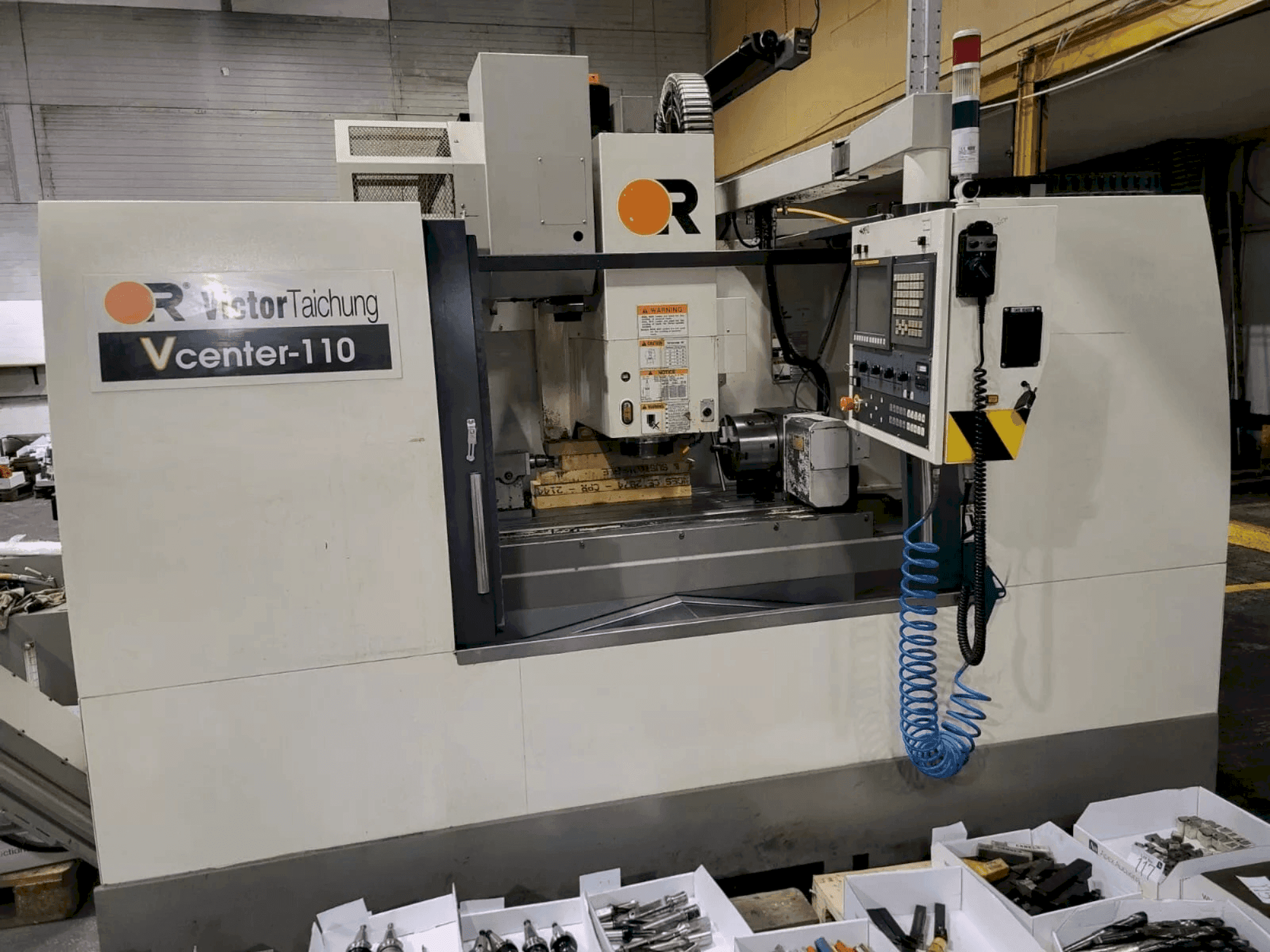 Victor V center - 110 Mašinos vaizdas iš priekio