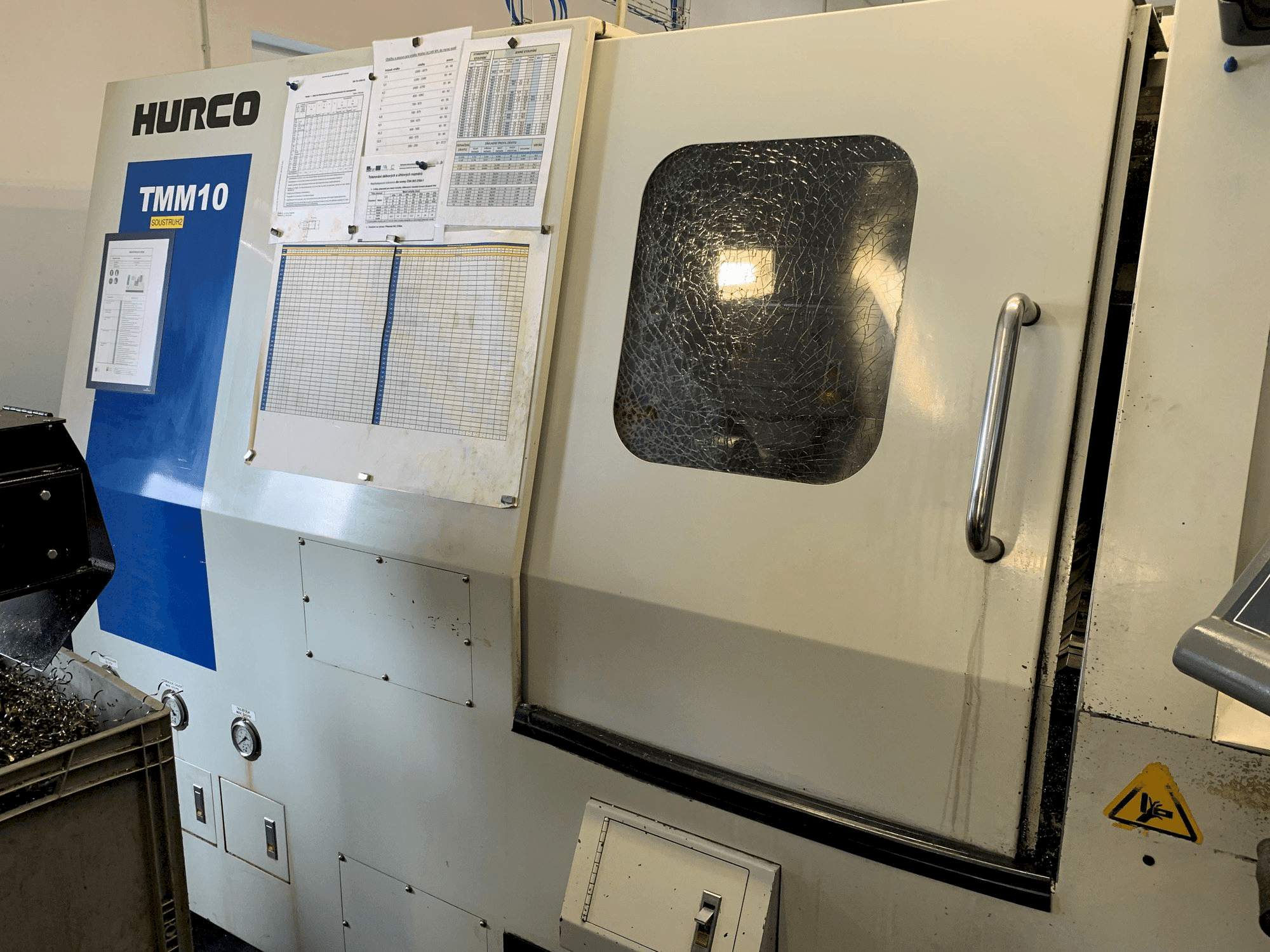 Hurco TMM 10 Mašinos vaizdas iš priekio