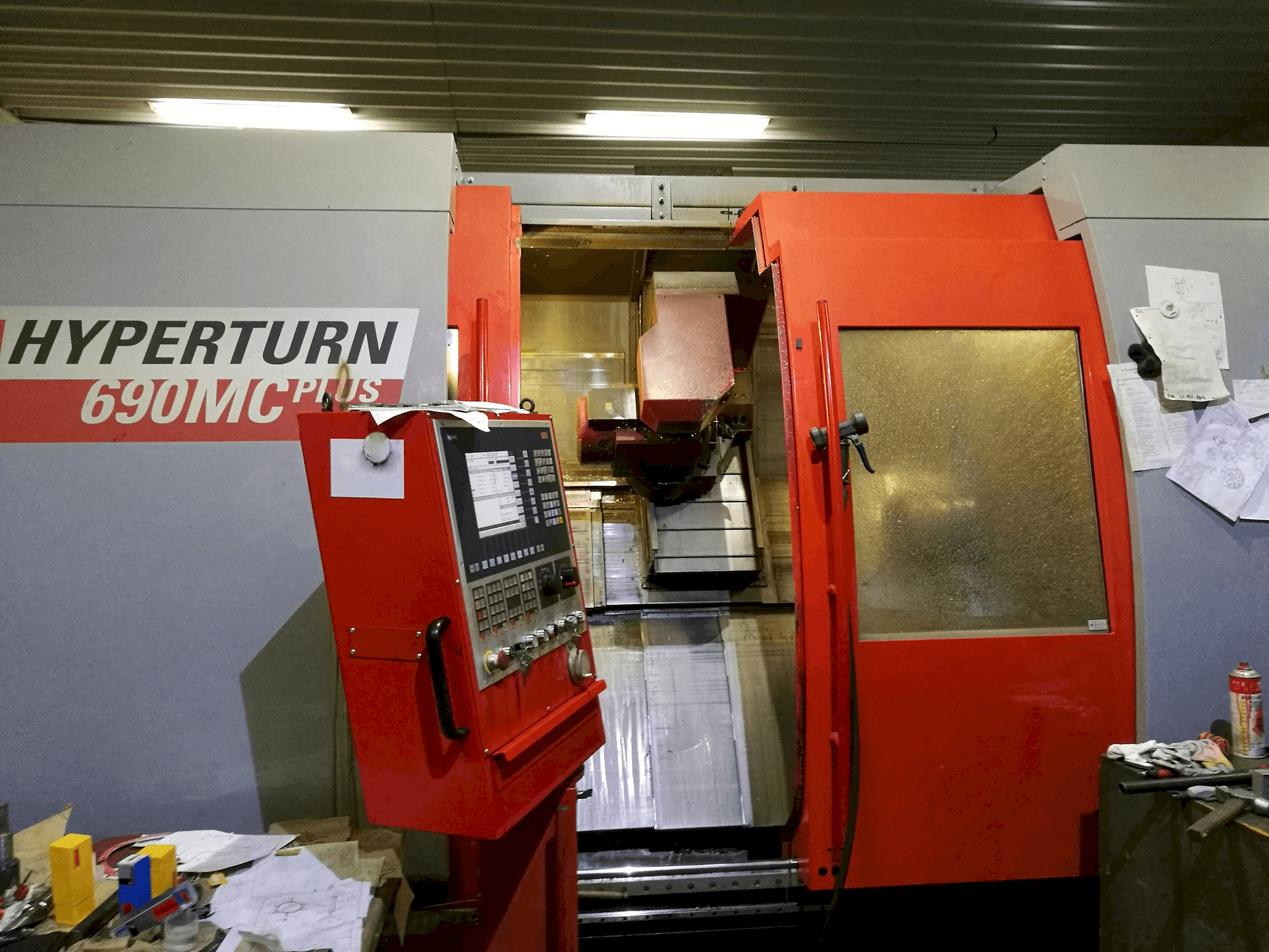 EMCO Hyperturn 690MC Plus B Mašinos vaizdas iš priekio