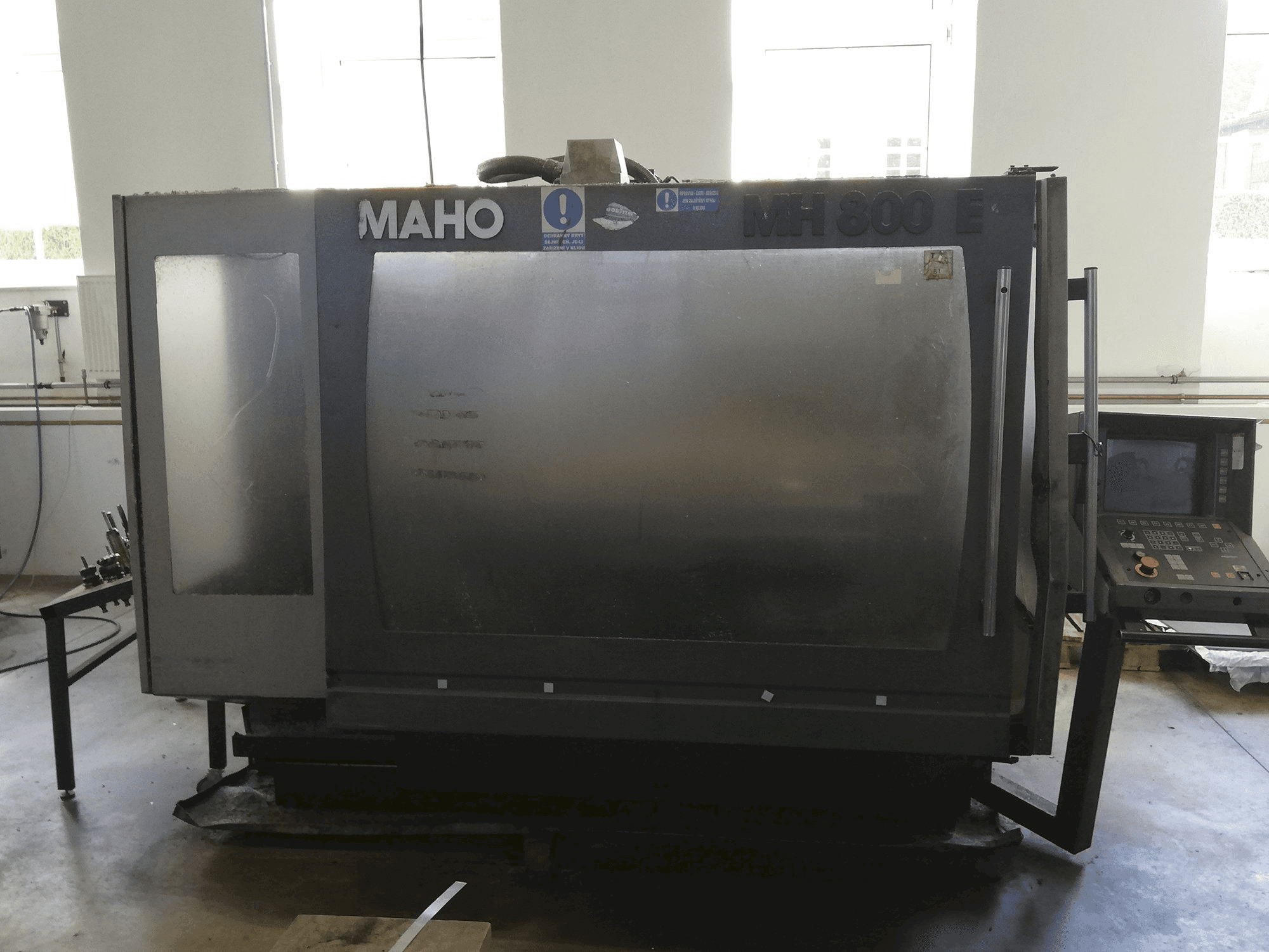 DECKEL MAHO MH 800 E Mašinos vaizdas iš priekio