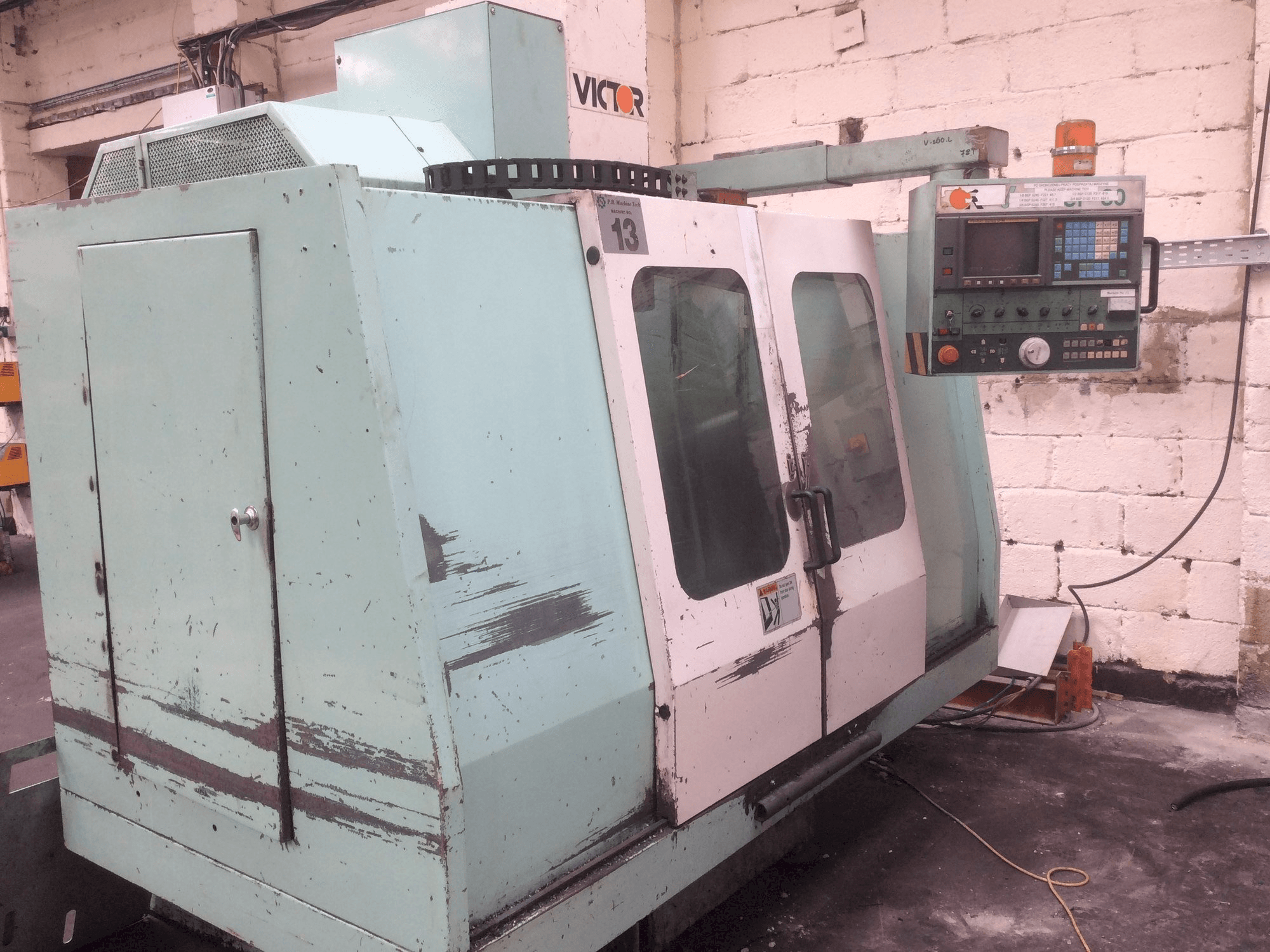 Victor V Center-80 Mašinos vaizdas iš priekio