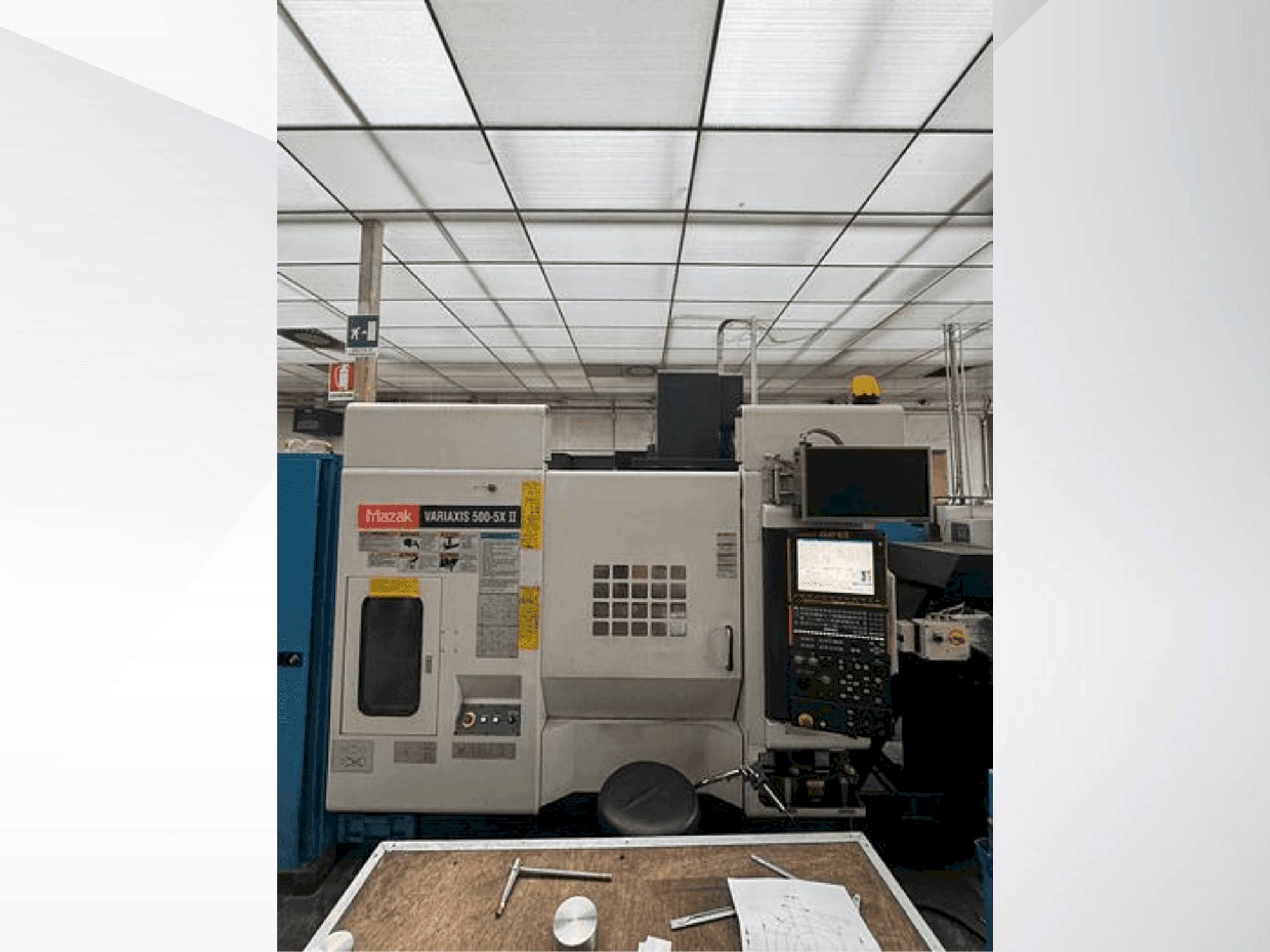 Mazak Variaxis 500-5X II Mašinos vaizdas iš priekio