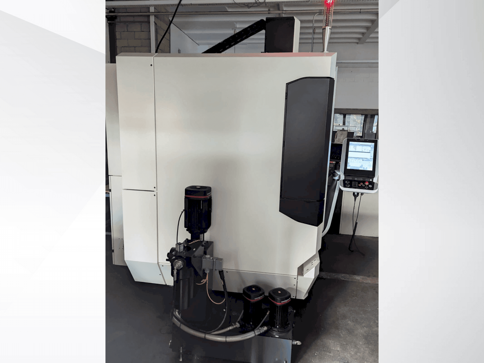 DMG MORI CMX 50U Mašinos vaizdas iš priekio