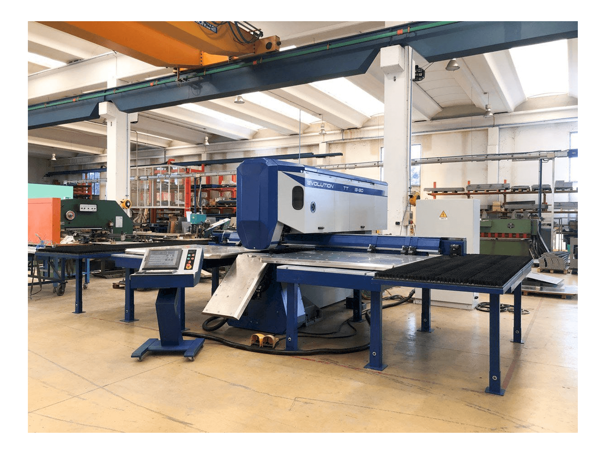 TECHNOLOGY EVOLUTION TT Mašinos vaizdas iš priekio