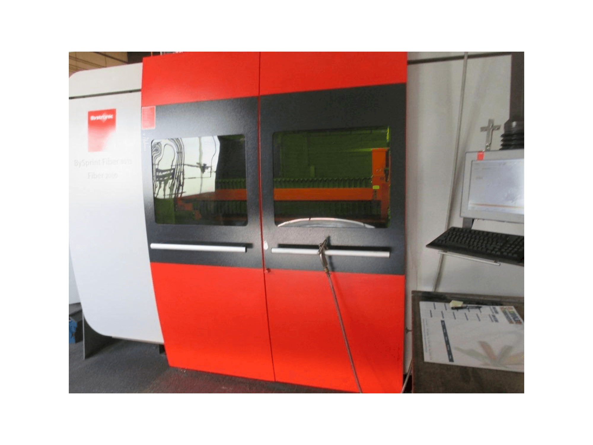 Bystronic BySprint Fiber 3015 Mašinos vaizdas iš priekio