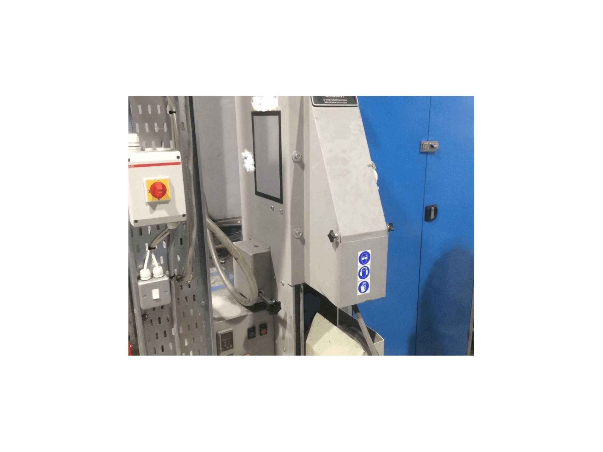 Loeser KS 100 Mašinos vaizdas iš priekio