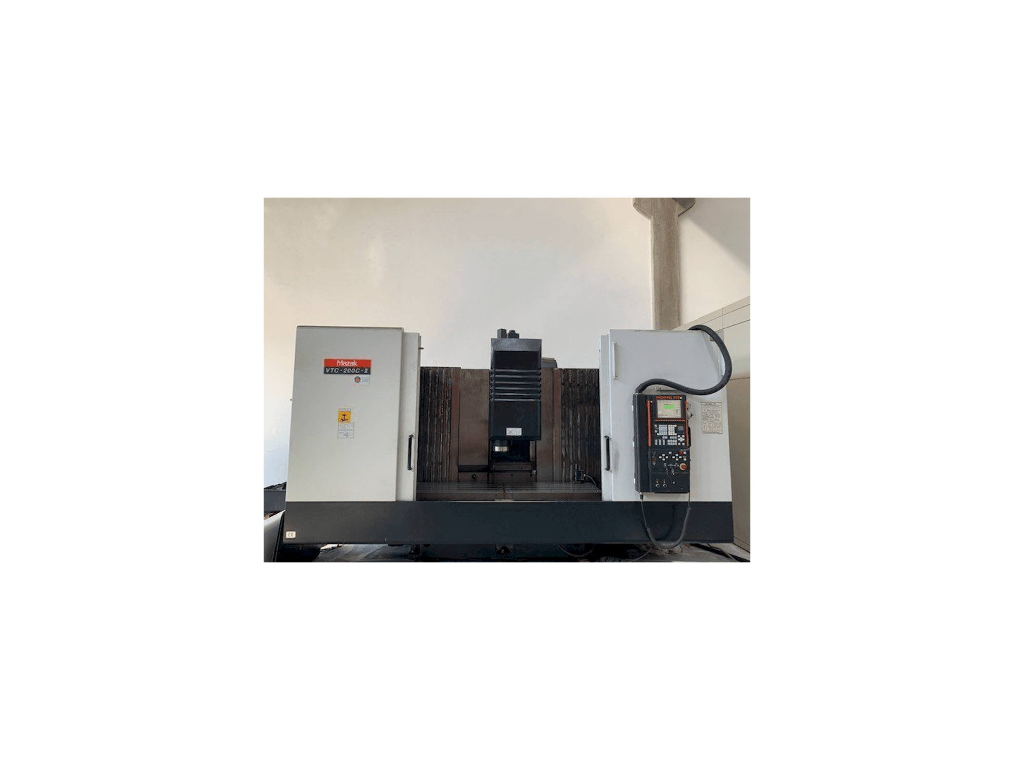 Mazak VT 200C II Mašinos vaizdas iš priekio