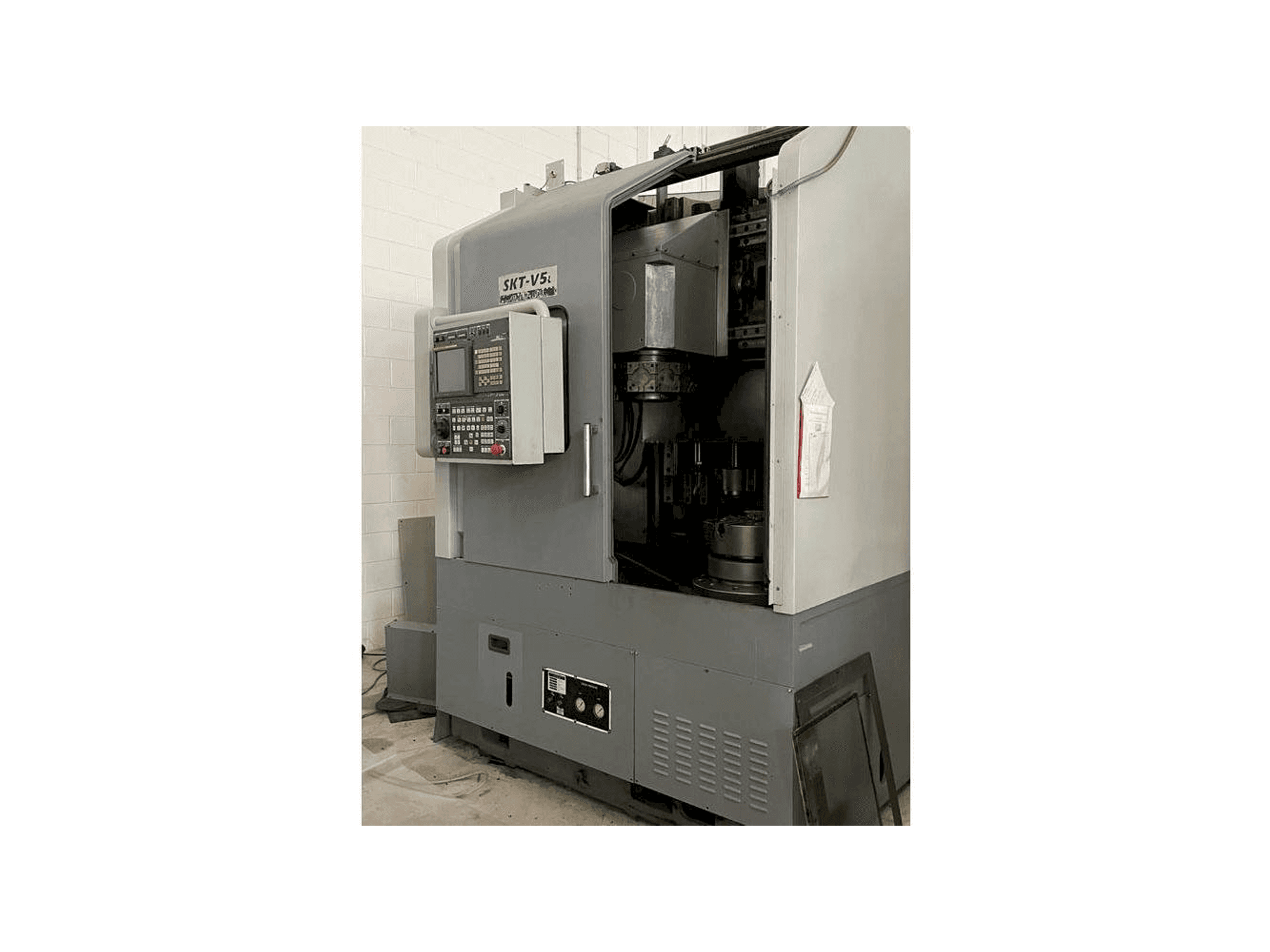 Hyundai SKT V5L Mašinos dešinės pusės vaizdas