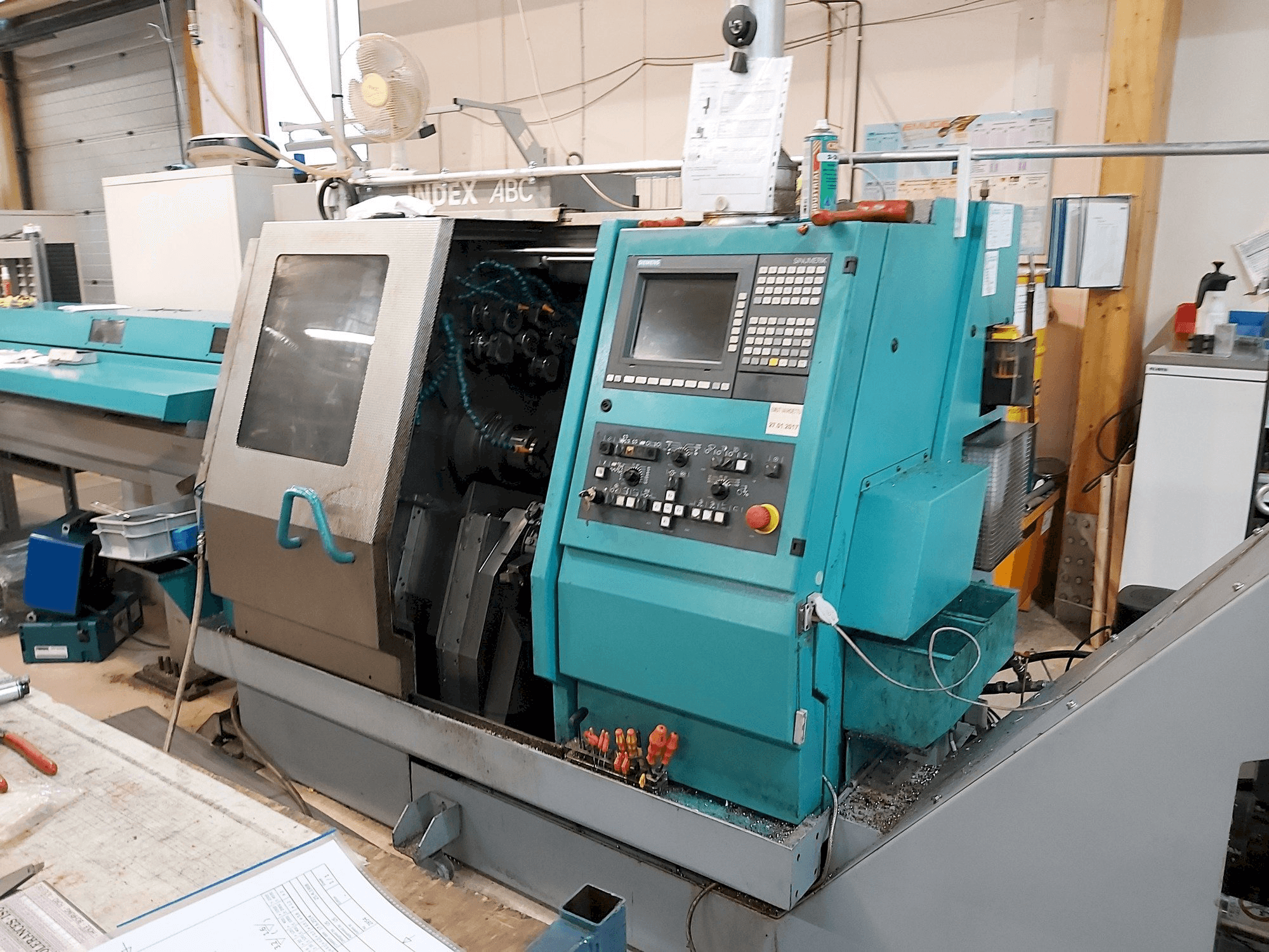 Index ABC Mašinos vaizdas iš priekio