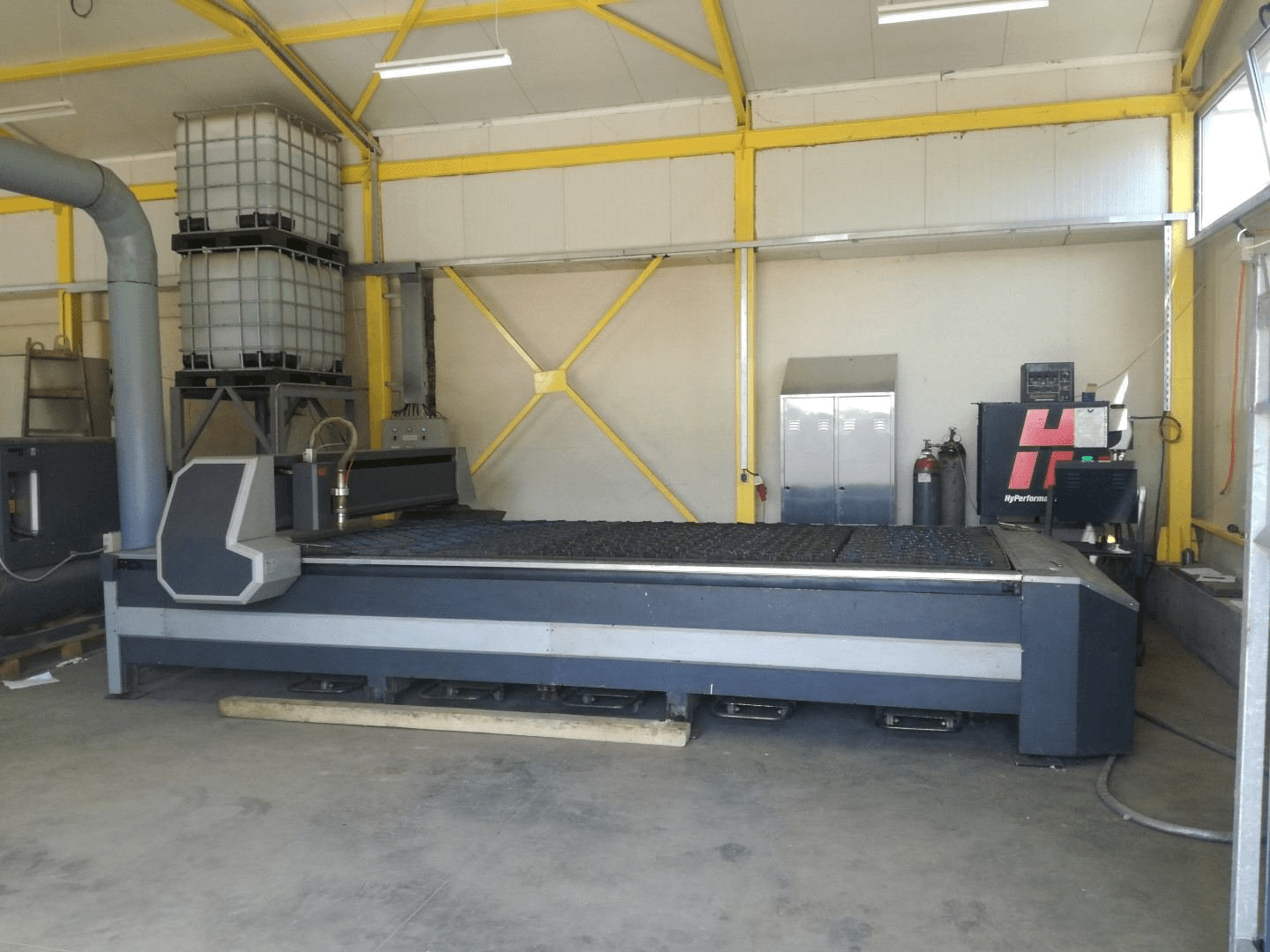 HPM ITALY GV 4 x 2 Mašinos vaizdas iš priekio