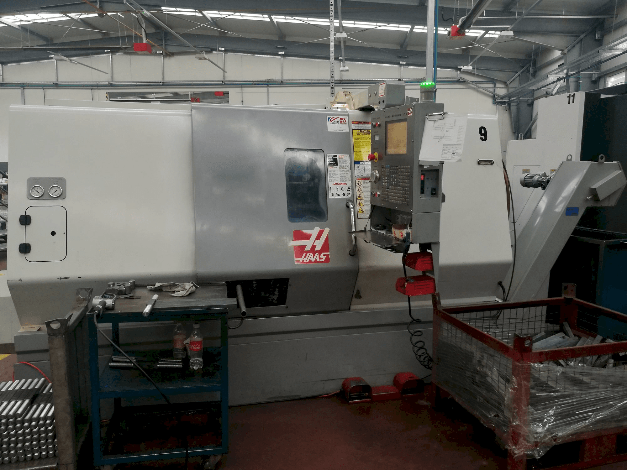 HAAS SL-30THE Mašinos vaizdas iš priekio