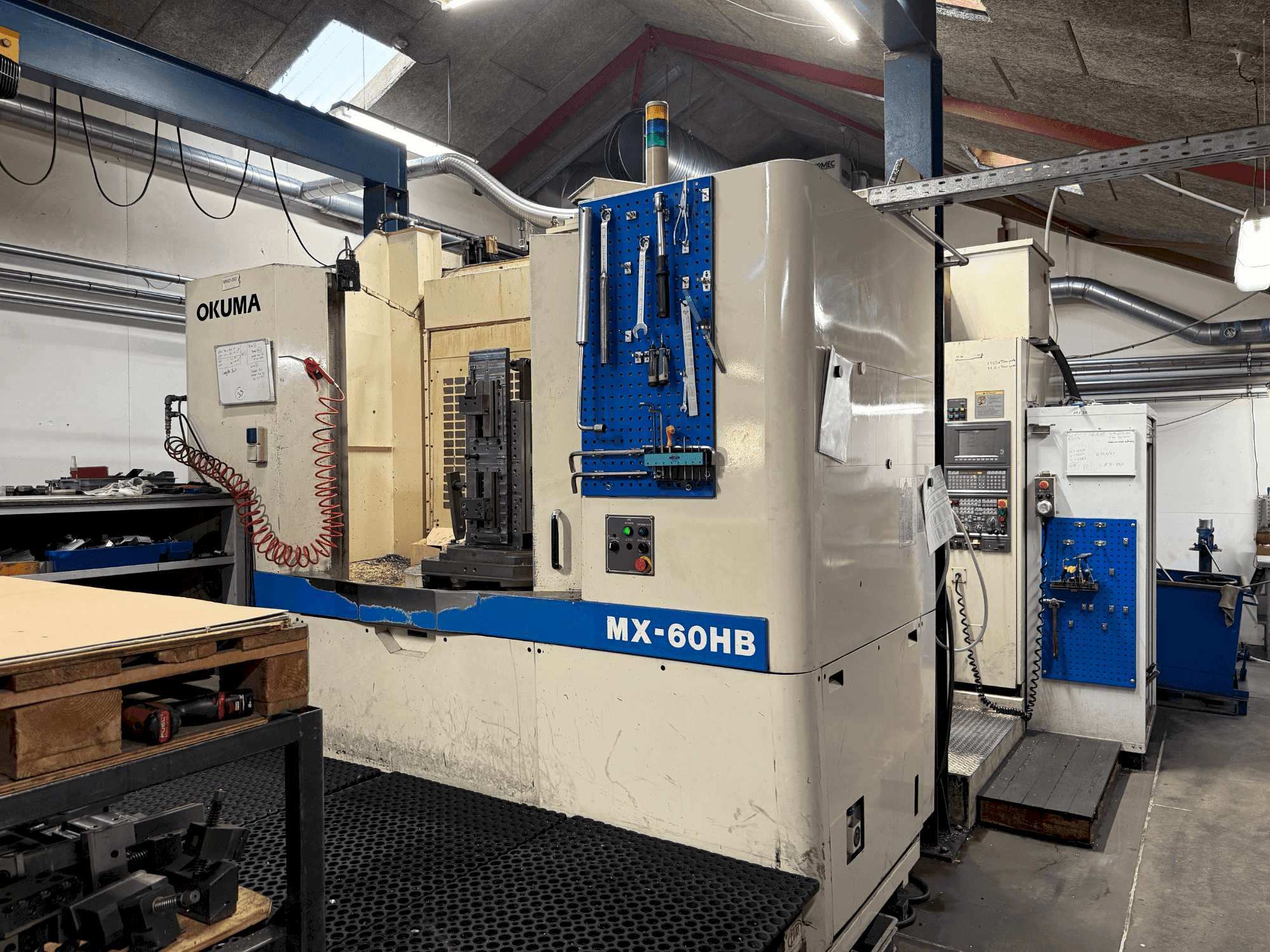 Okuma MX-60HB Mašinos vaizdas iš priekio