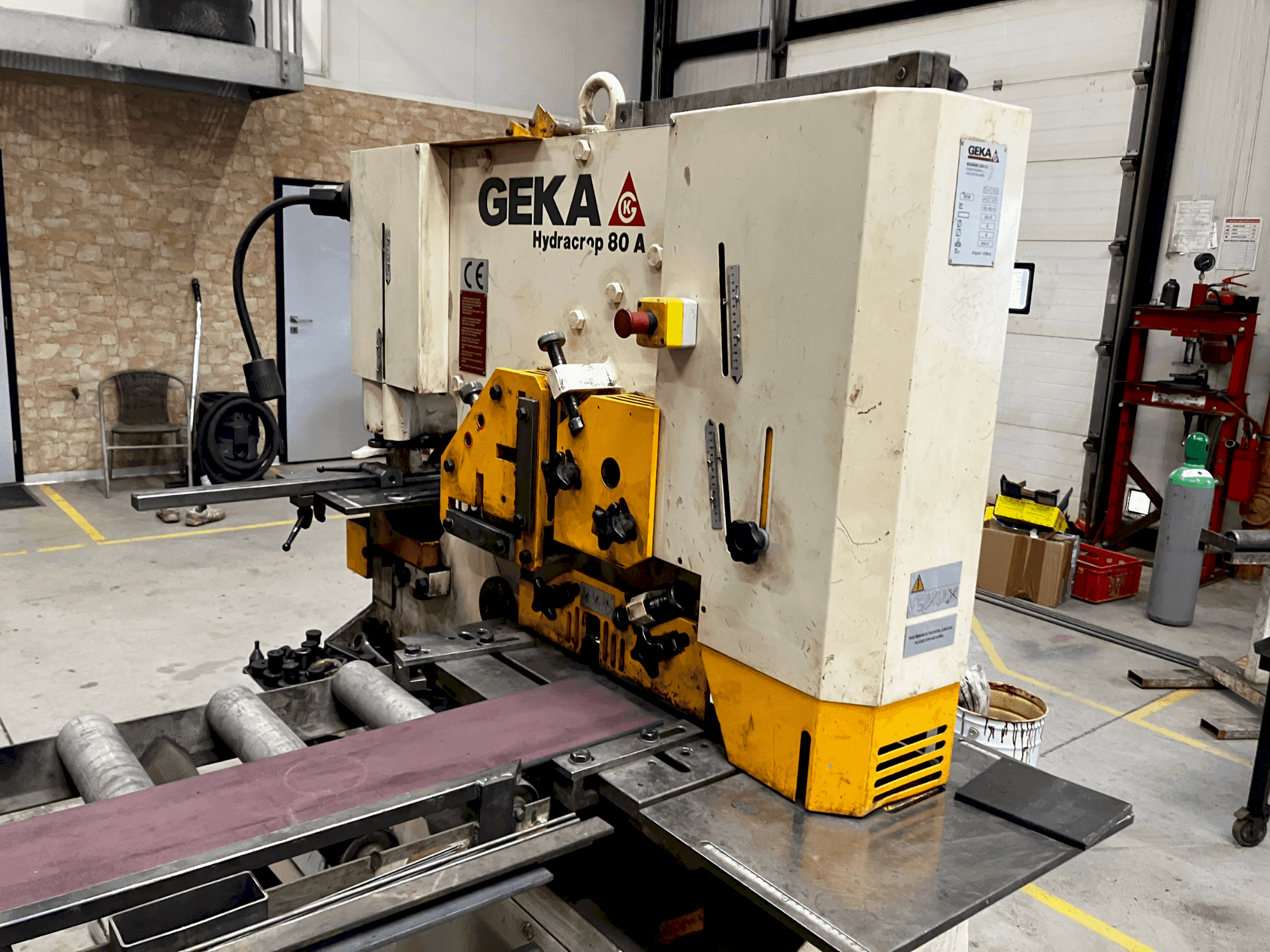GEKA Hydracrop 80A Mašinos vaizdas iš priekio