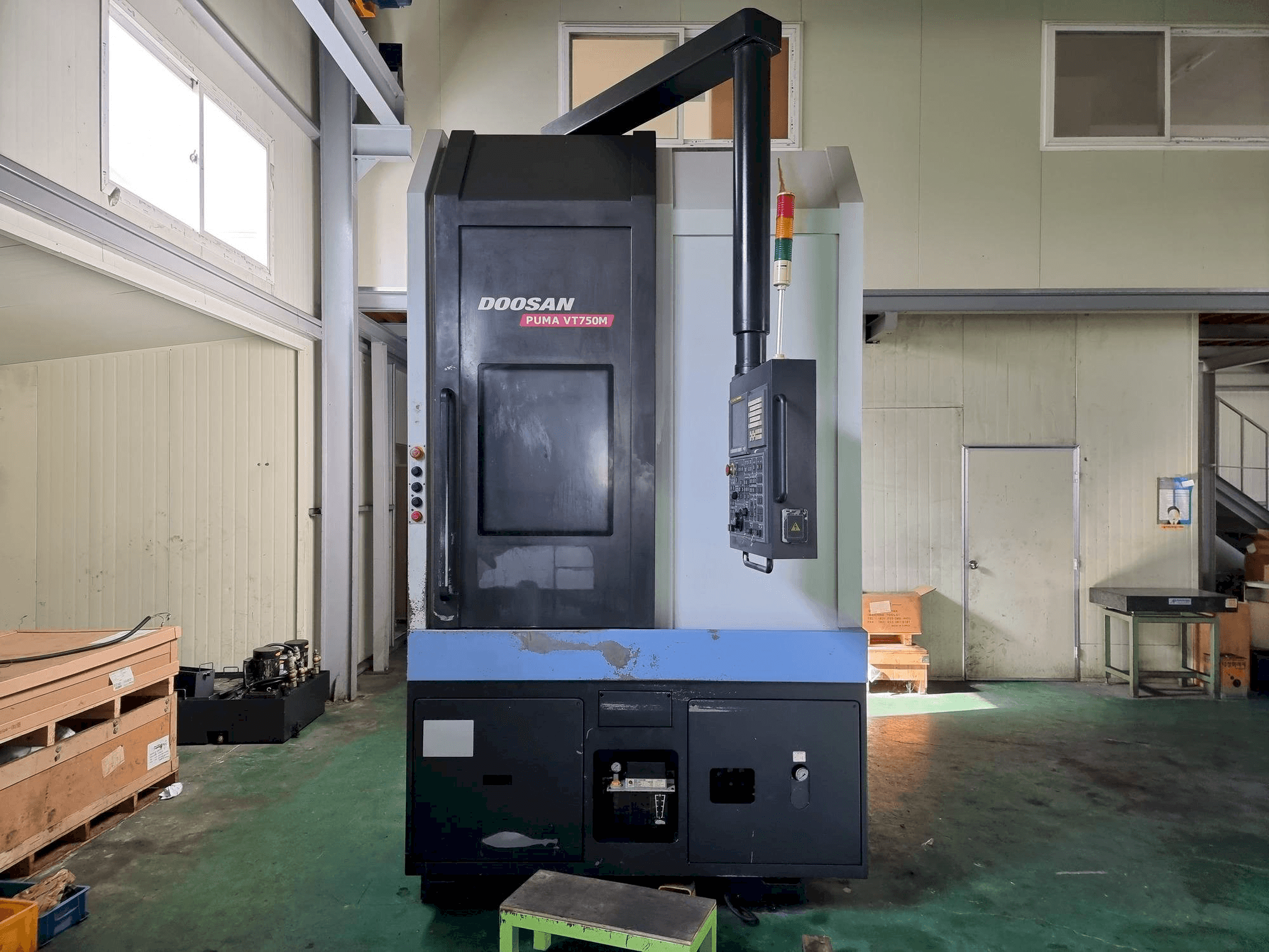 Doosan Puma VT750M Mašinos vaizdas iš priekio