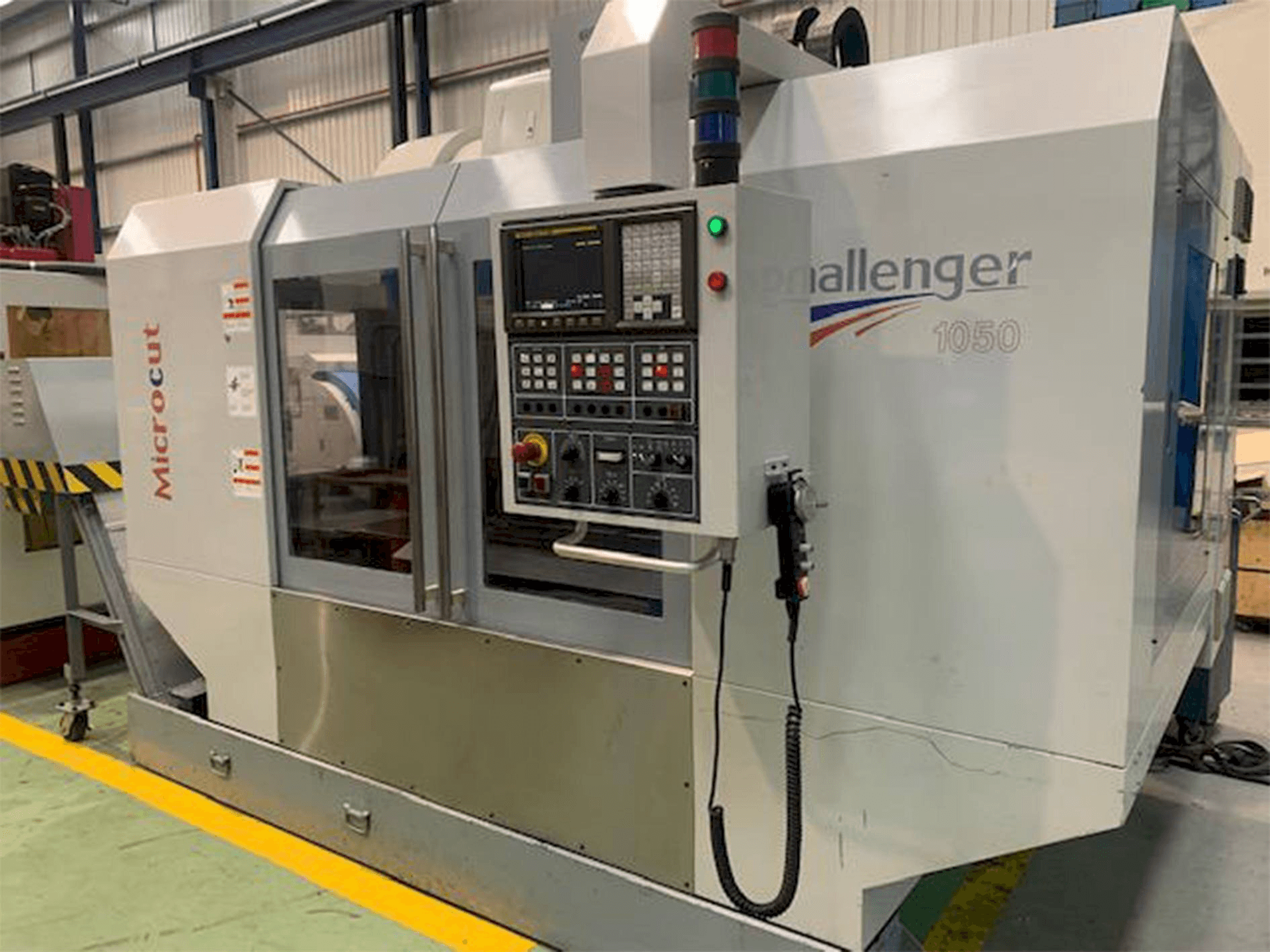 MICROCUT Challenger 1050 Mašinos vaizdas iš priekio