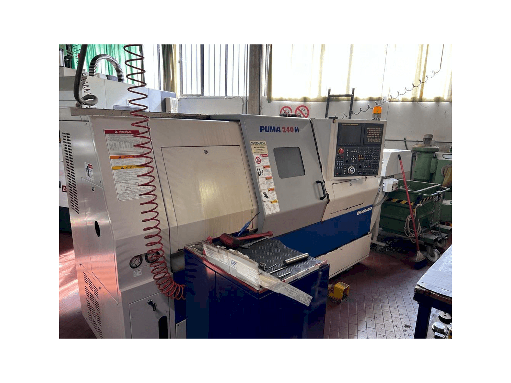 DAEWOO Puma 240M Mašinos vaizdas iš priekio