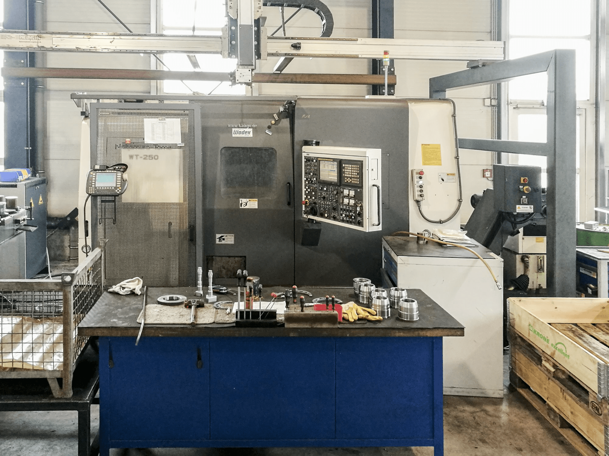 NAKAMURA WT-250 Mašinos vaizdas iš priekio