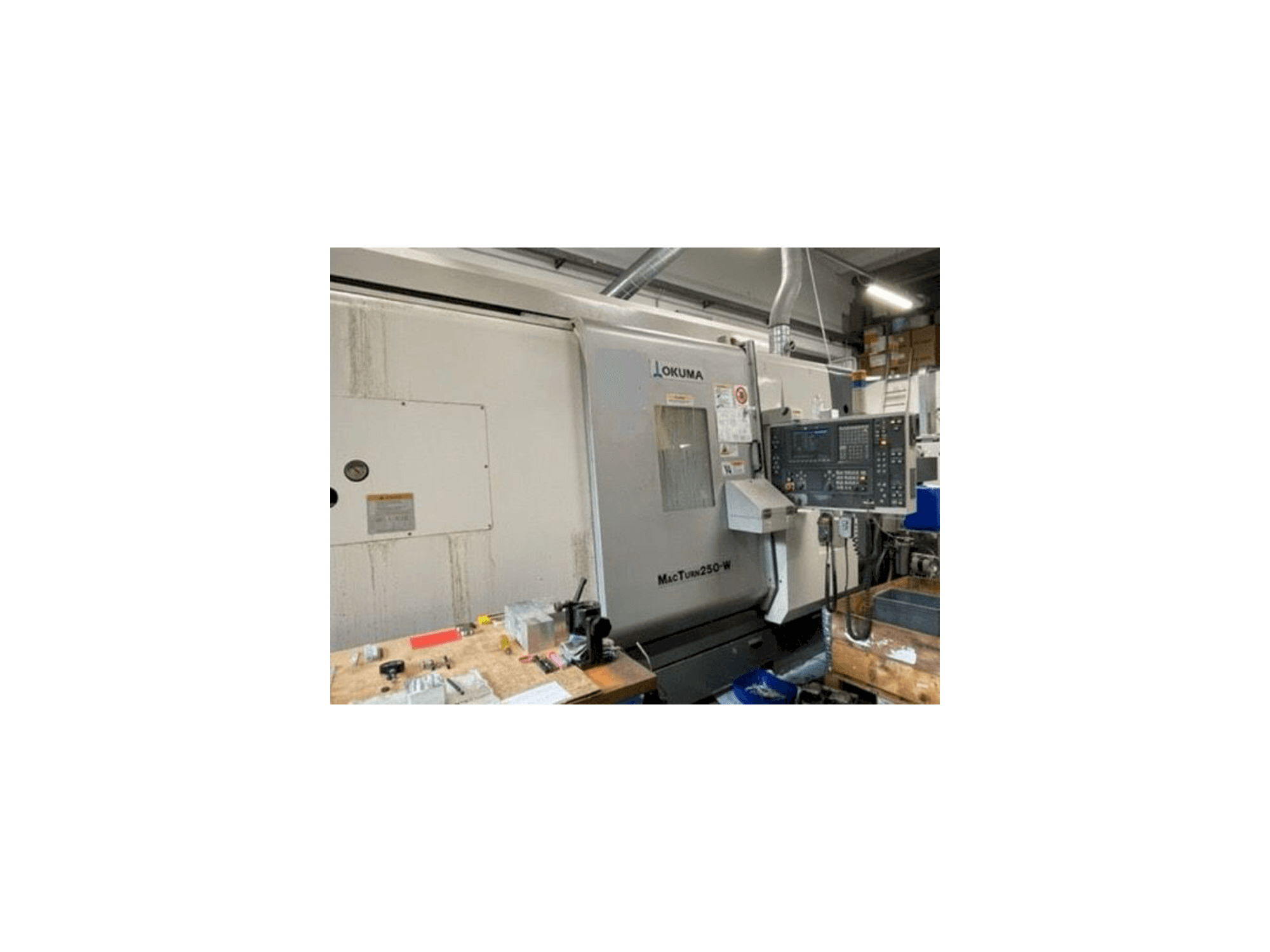 Okuma MACTURN 250W Mašinos vaizdas iš priekio