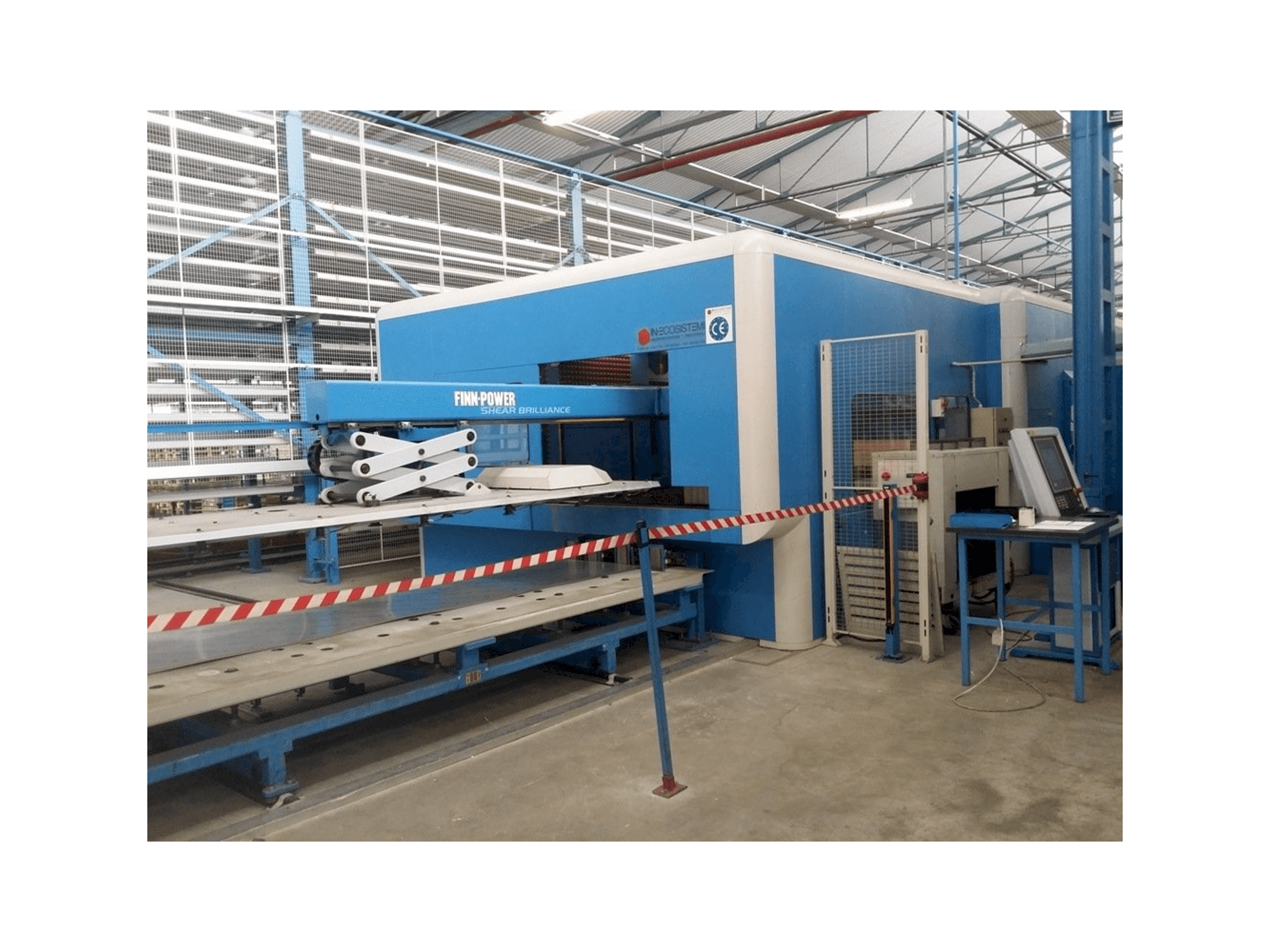 Finn-Power SB8 Mašinos vaizdas iš priekio