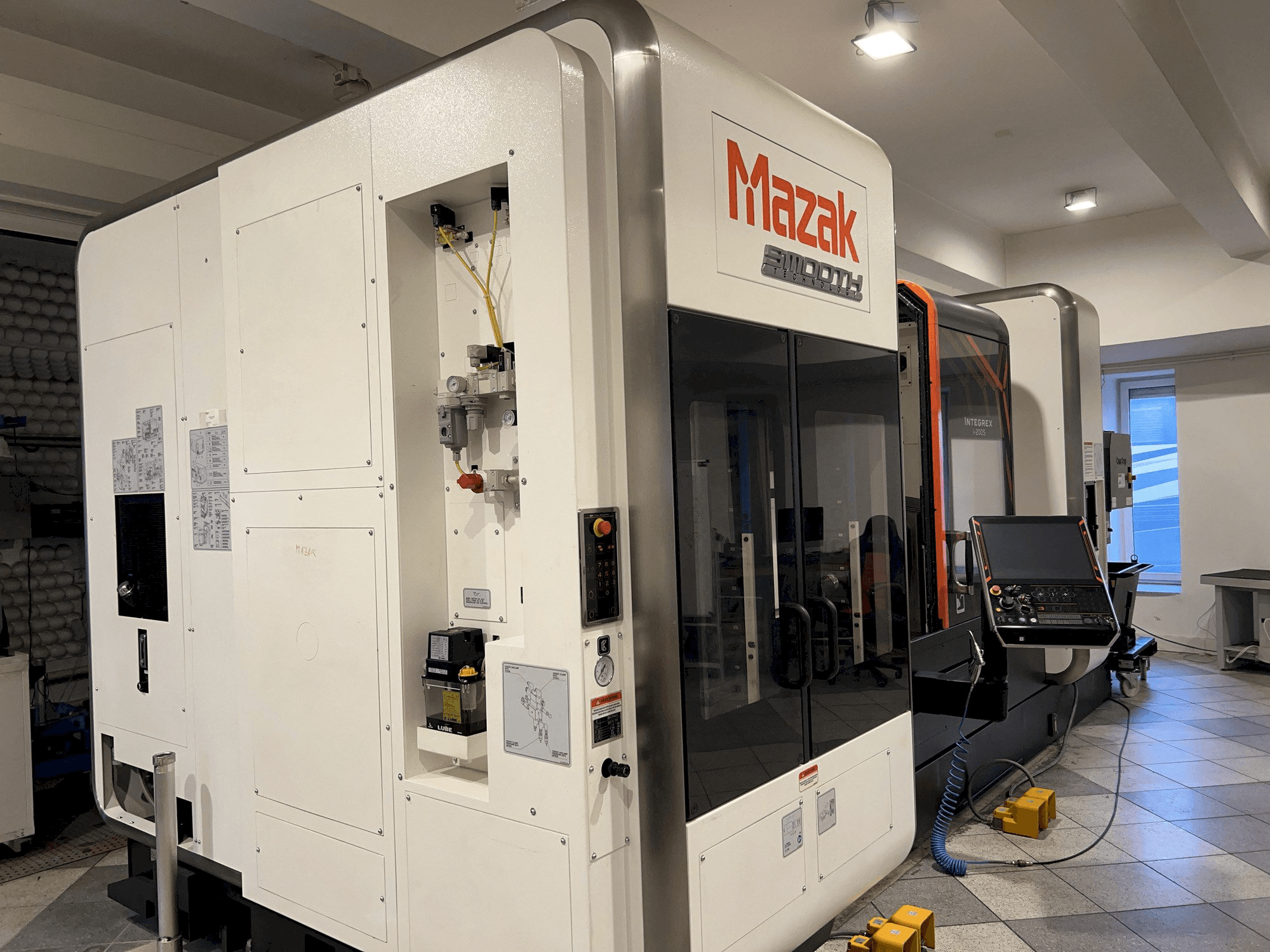Mazak Integrex i-200S Mašinos vaizdas iš priekio