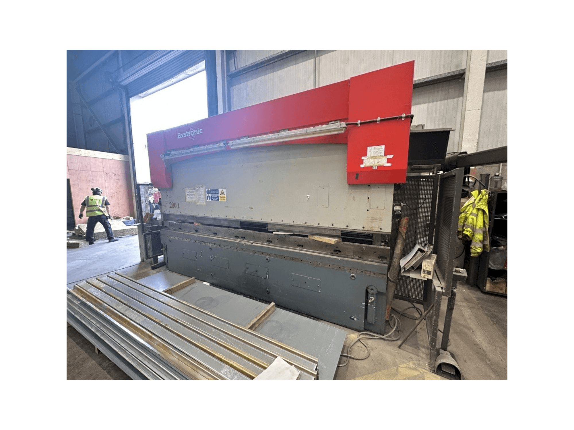Bystronic PR 200 x 4100 Mašinos vaizdas iš priekio