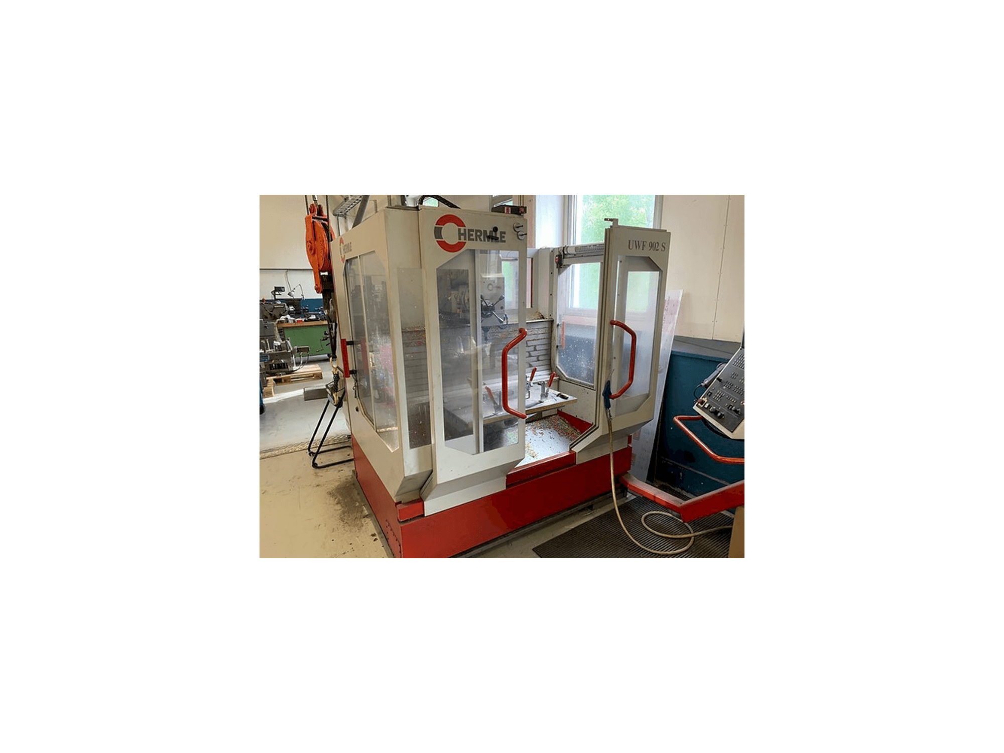 HERMLE UWF 902 S Mašinos vaizdas iš priekio