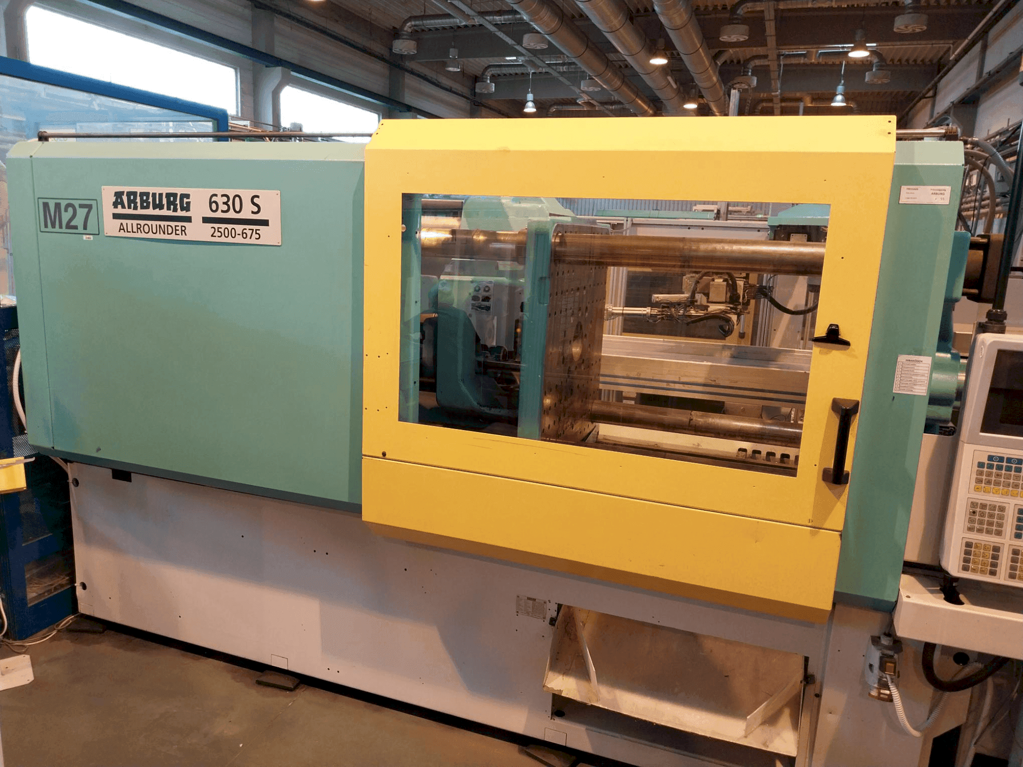 Arburg Allrounder 630S 2500-675 Mašinos vaizdas iš priekio