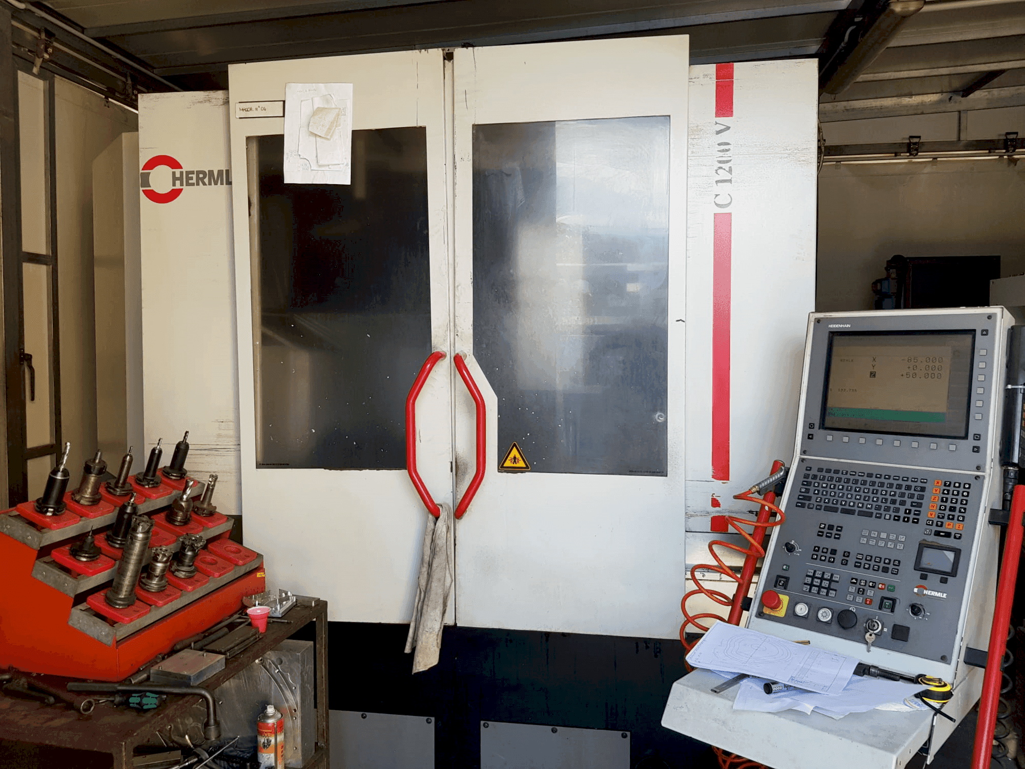 HERMLE C 1200 V Mašinos vaizdas iš priekio