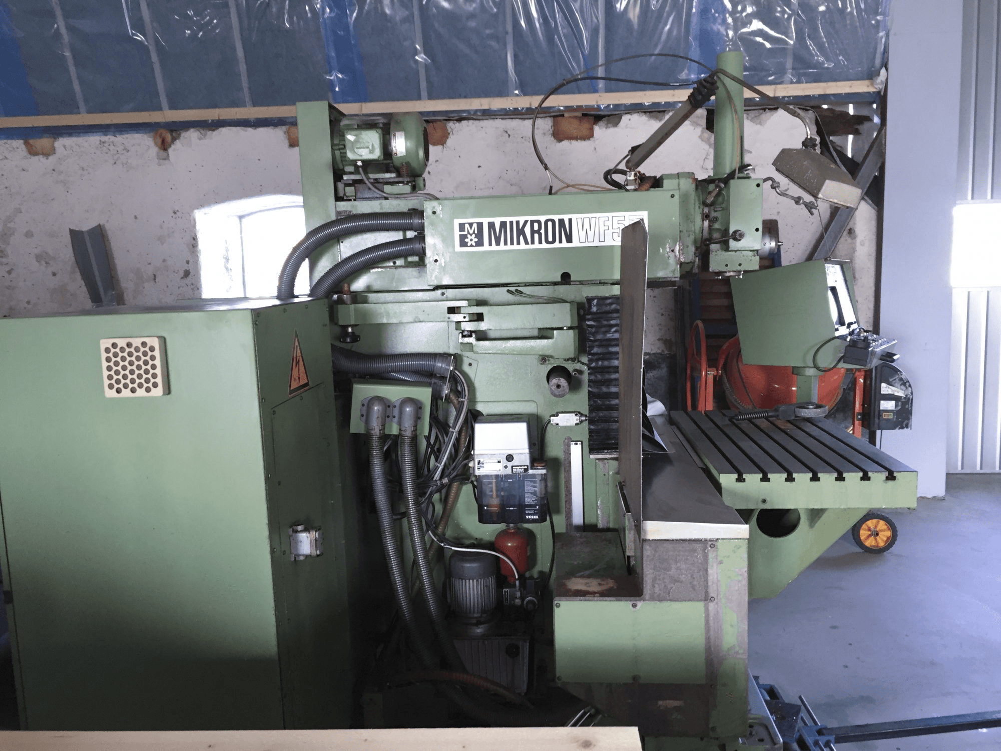 Mikron WF 5DCM/155 Mašinos vaizdas iš priekio