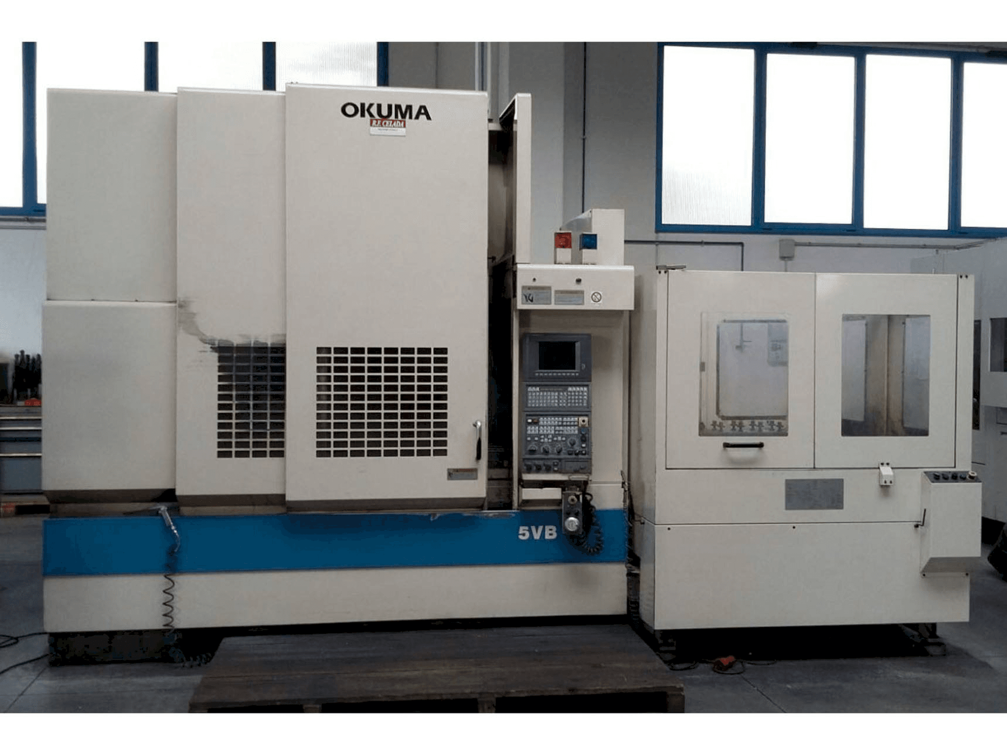 Okuma MX55 VB Mašinos vaizdas iš priekio