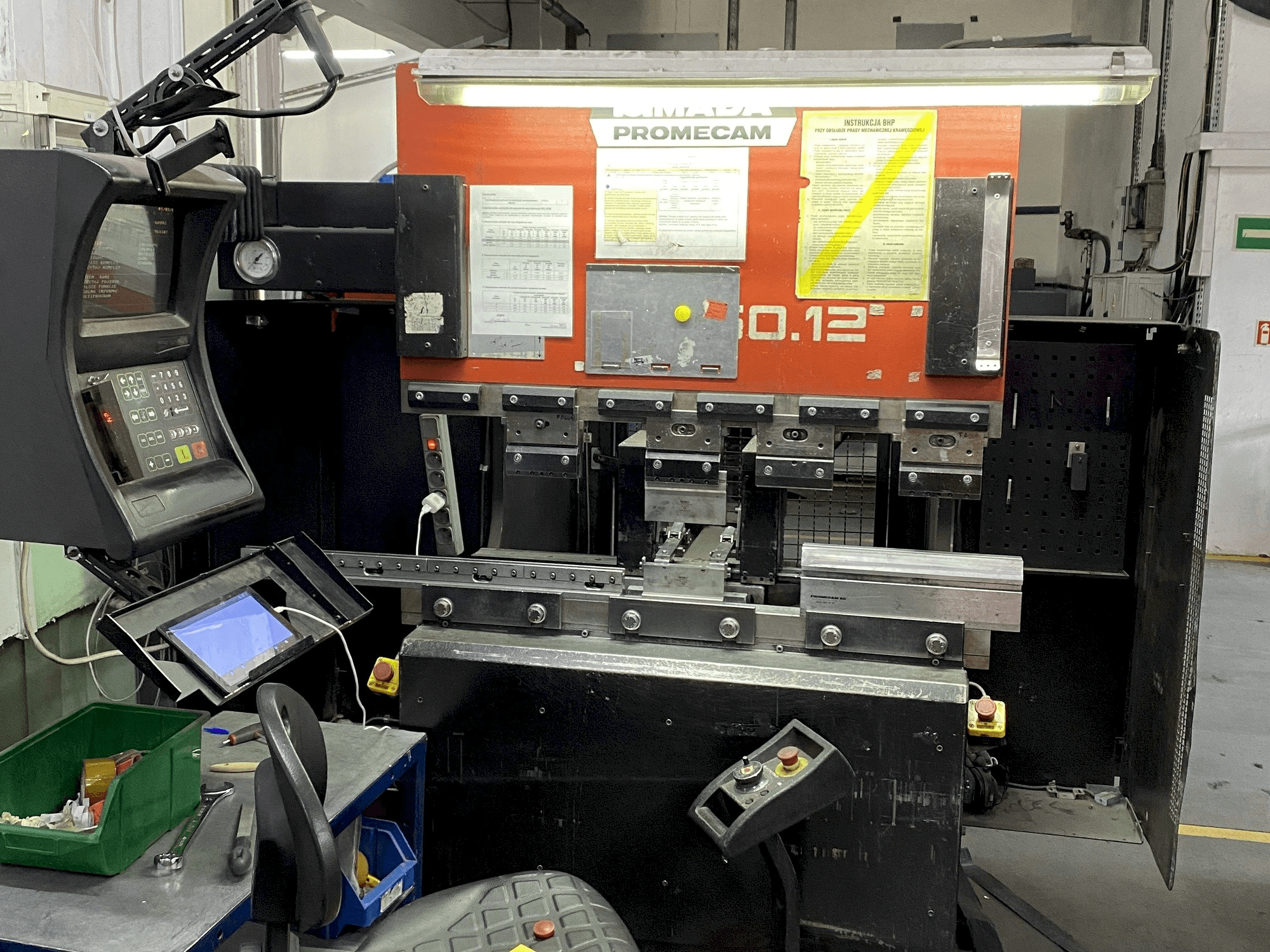 AMADA ITPS2 50-12 Mašinos vaizdas iš priekio
