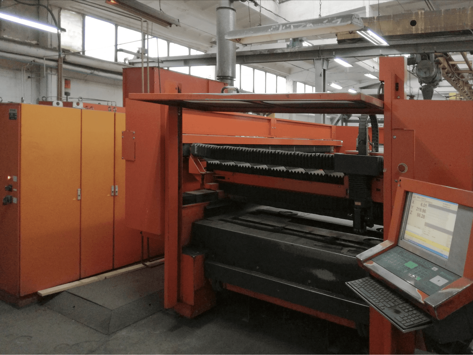Bystronic BySprint 3015 Mašinos dešinės pusės vaizdas