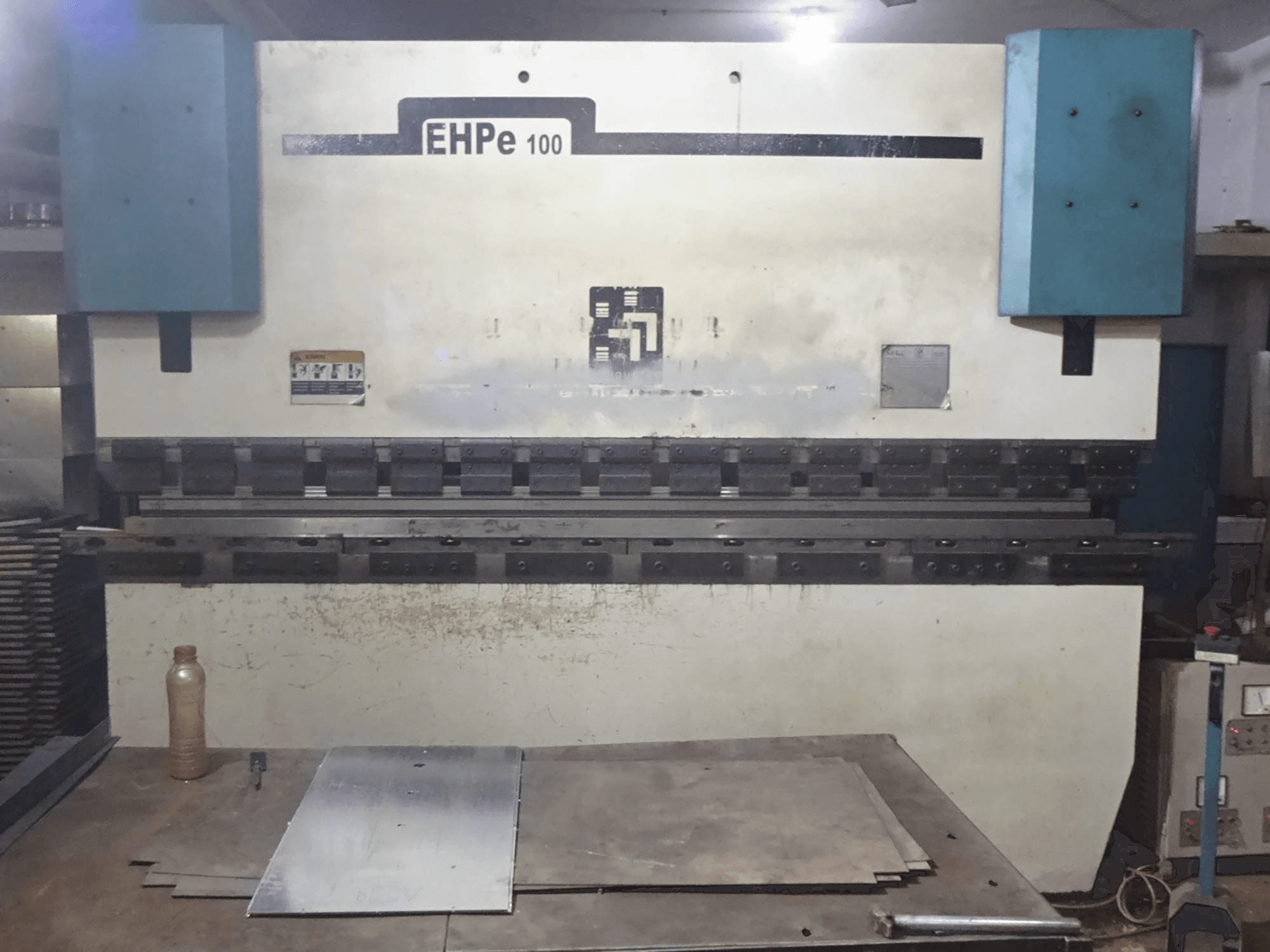 Hindustan Hydraulics Mašinos vaizdasEHP E 100 iš priekio