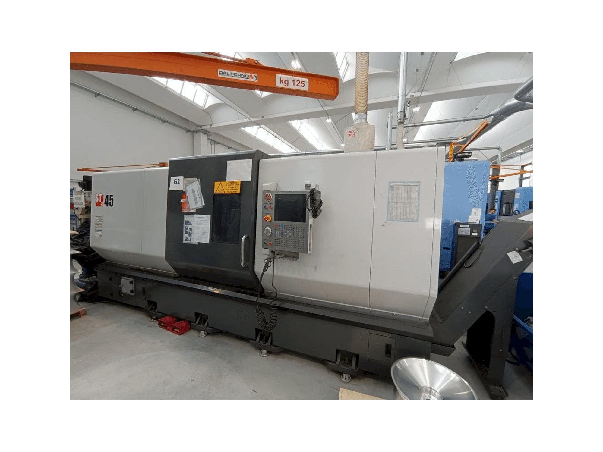 HAAS ST 45 Mašinos vaizdas iš priekio