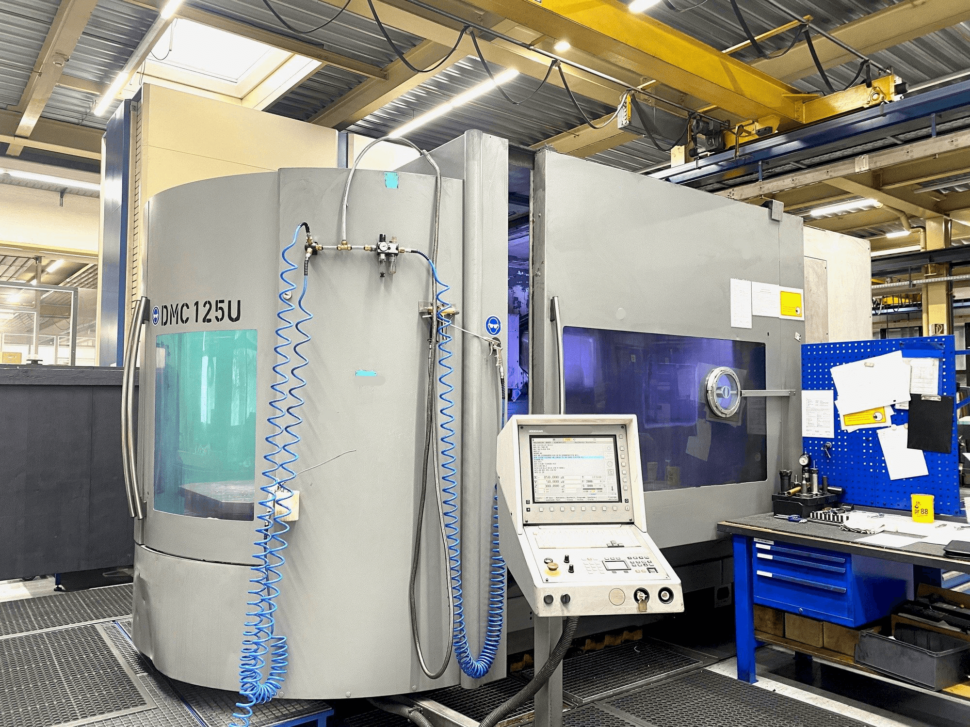 DMG Deckel Maho DMC 125 U Mašinos vaizdas iš priekio