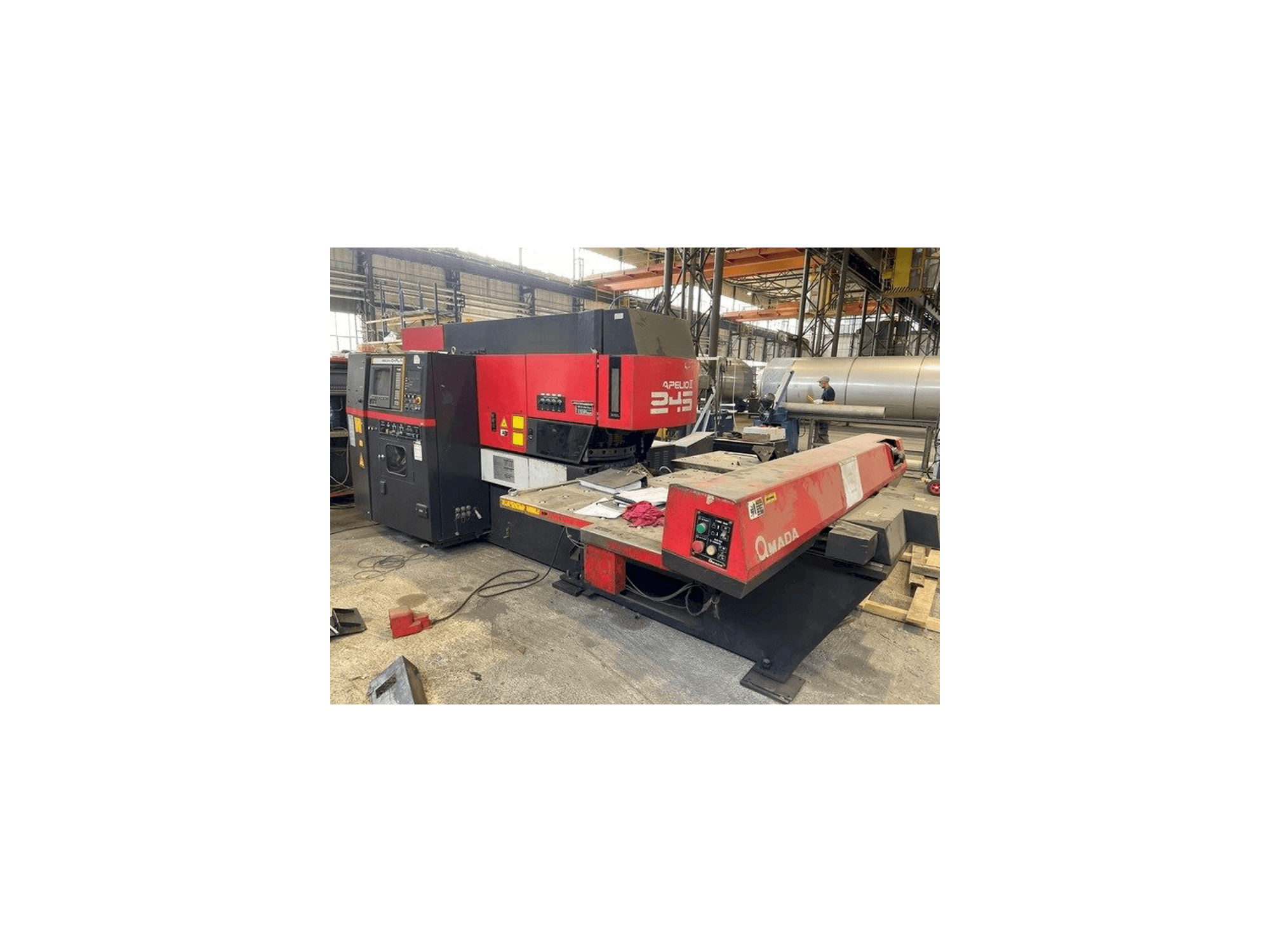 AMADA Apelio II 245 Mašinos vaizdas iš priekio