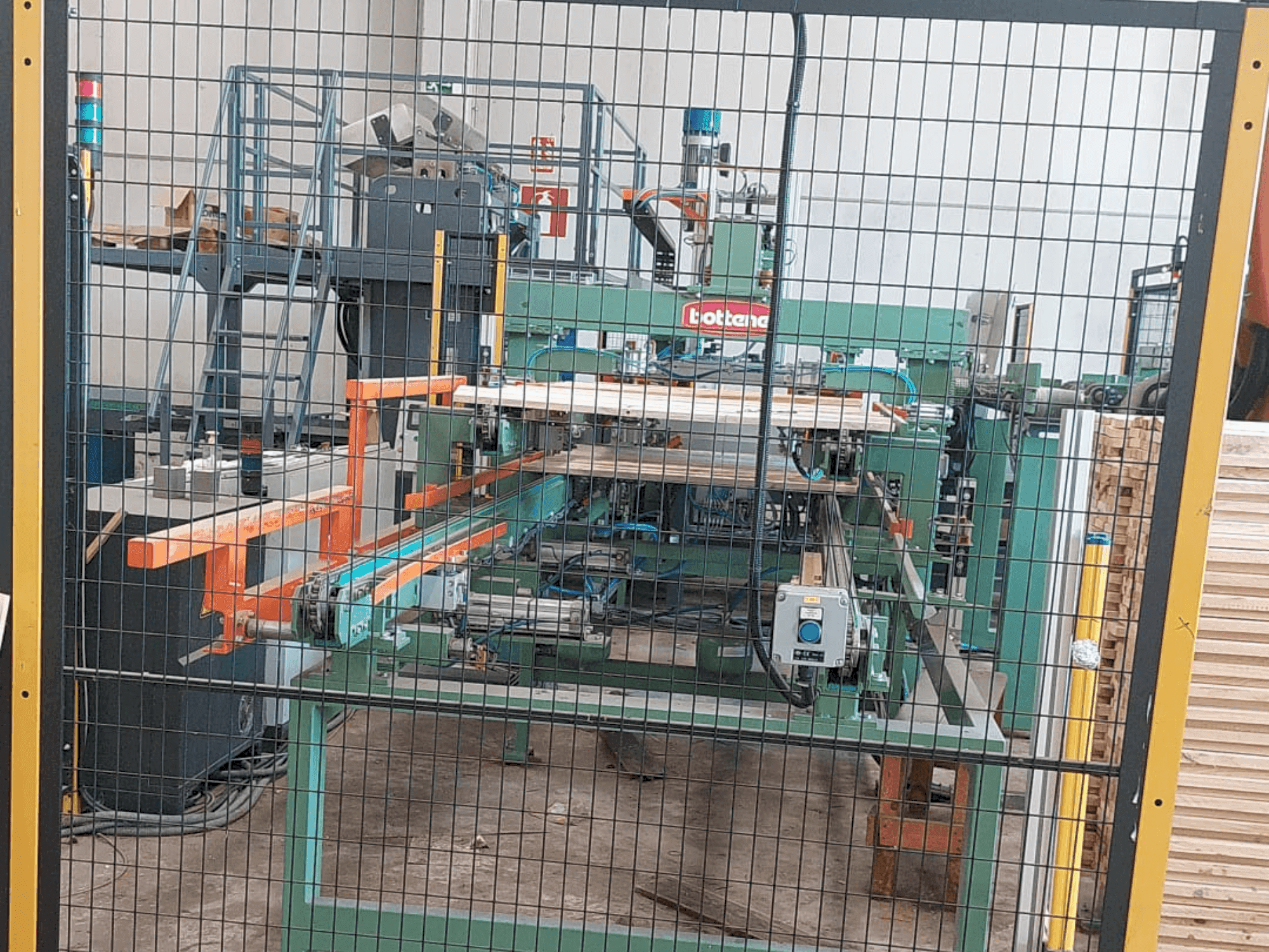 MAQUINARIA LDM VPS 2103 Mašinos vaizdas iš priekio