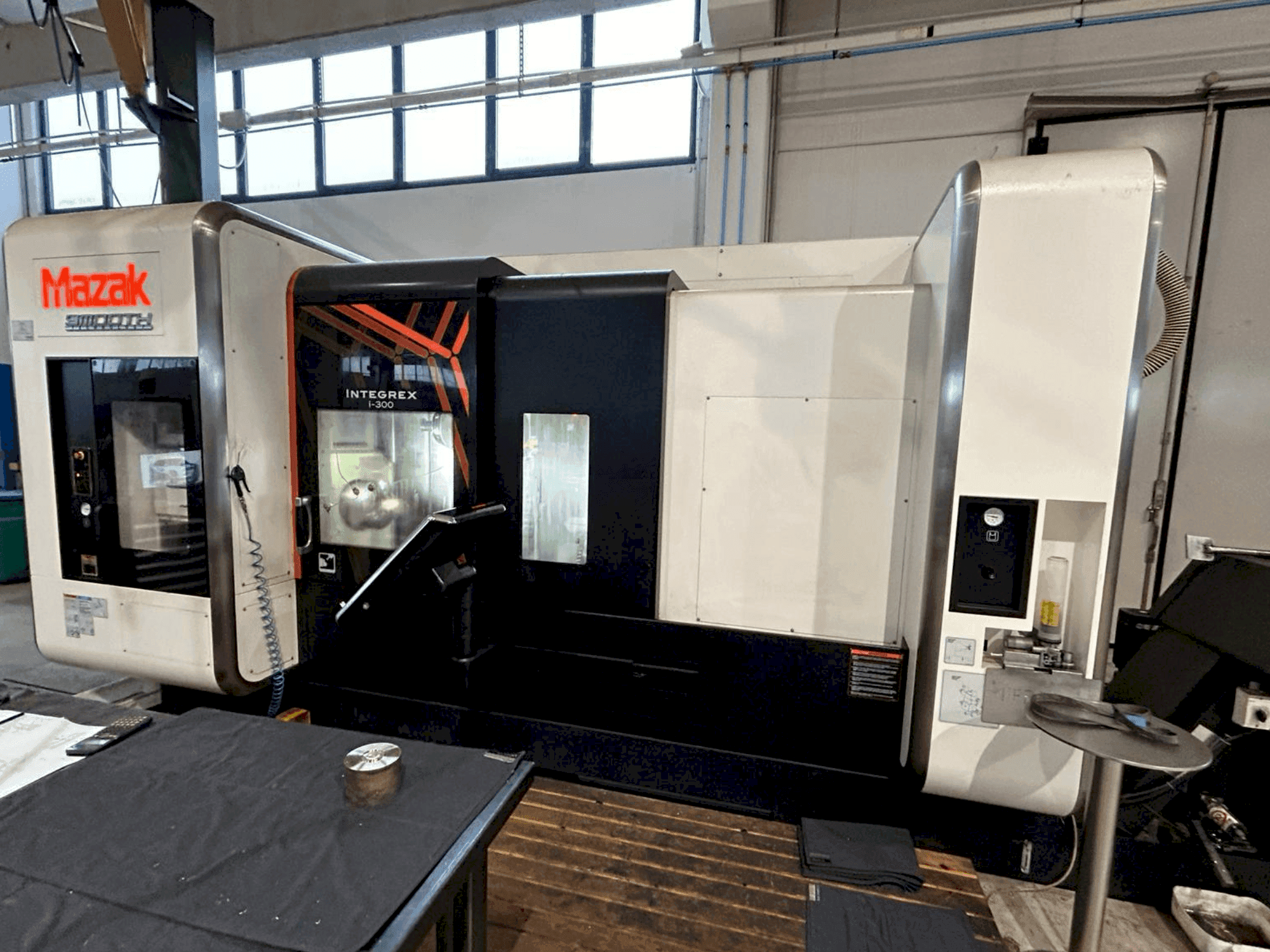 Mazak INTEGREX i-300 Mašinos vaizdas iš priekio
