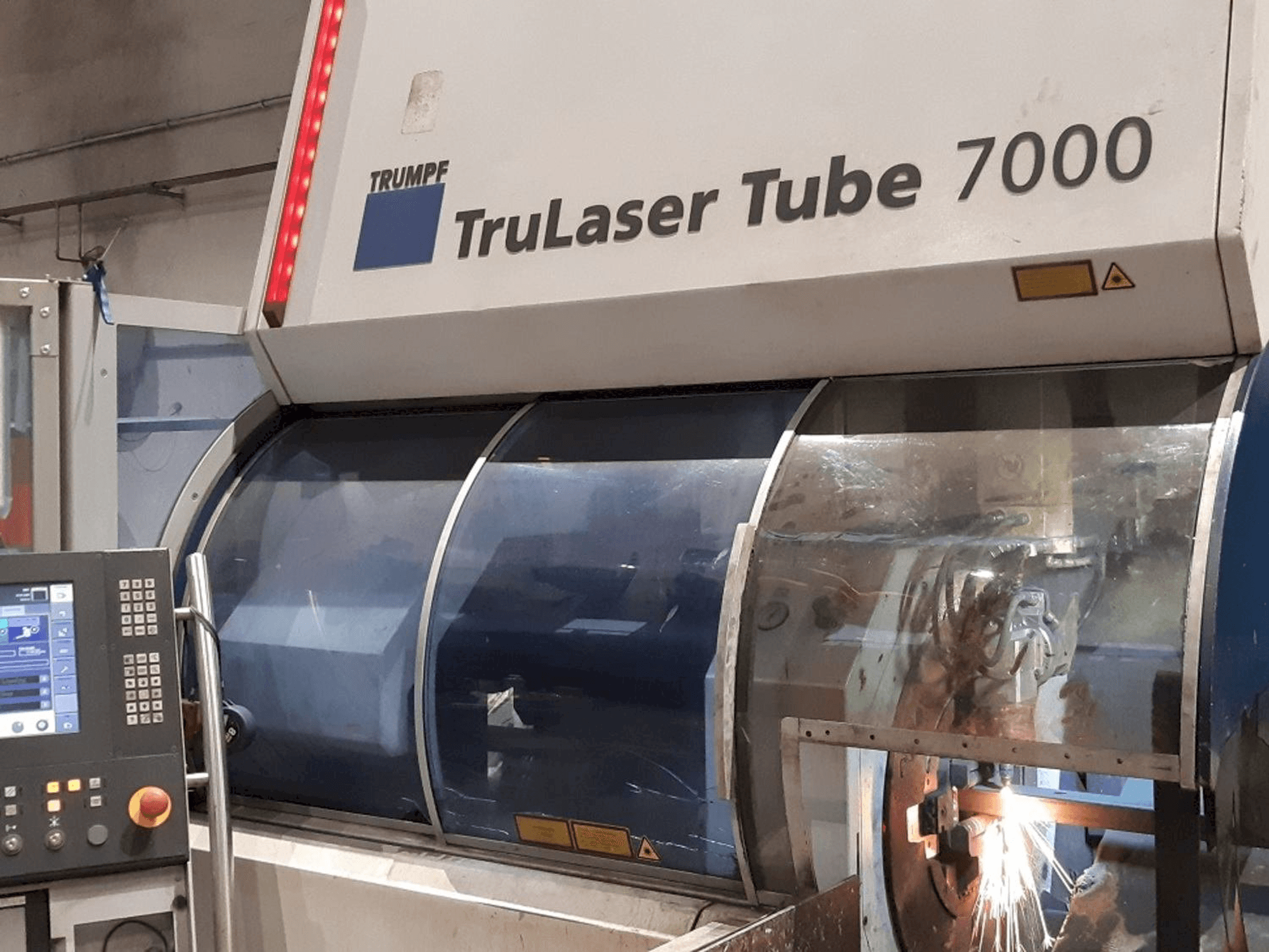 Trumpf TruLaser Tube 7000 Mašinos vaizdas iš priekio