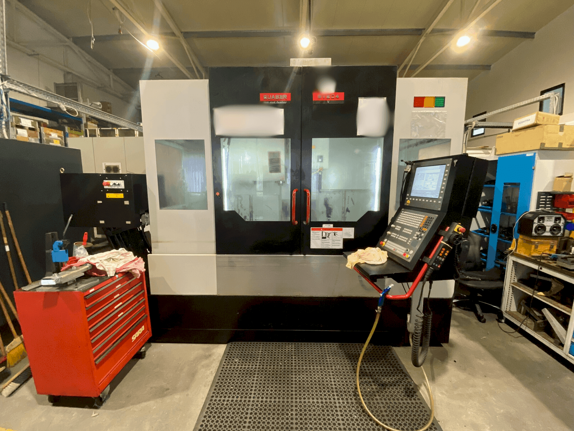 Quaser MV204 Mašinos vaizdas iš priekio