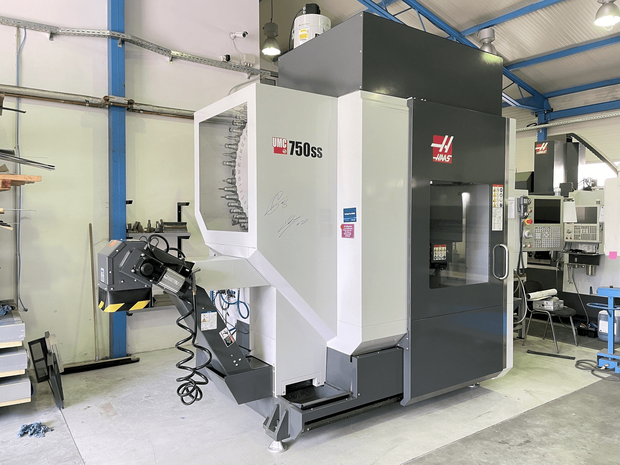 HAAS UMC 750 SS Mašinos vaizdas iš priekio