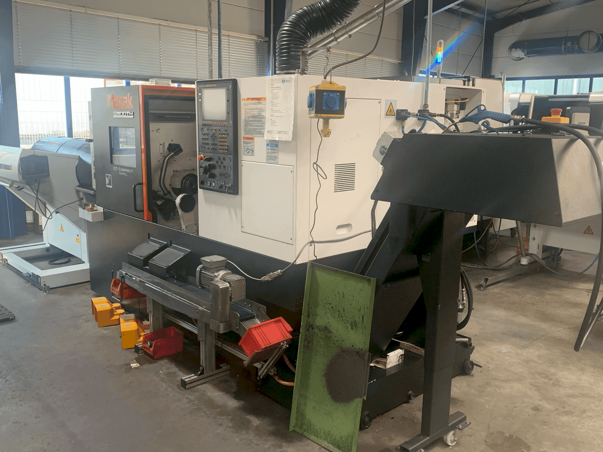 Mazak QTC 100 MSL Mašinos vaizdas iš priekio