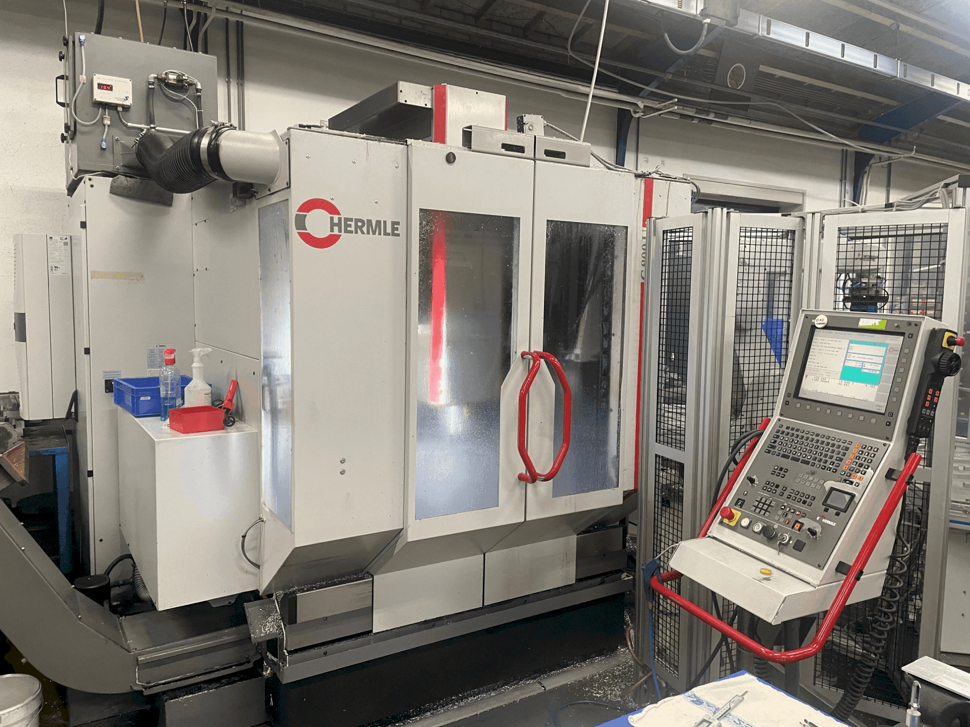 HERMLE C 800 U Mašinos vaizdas iš priekio