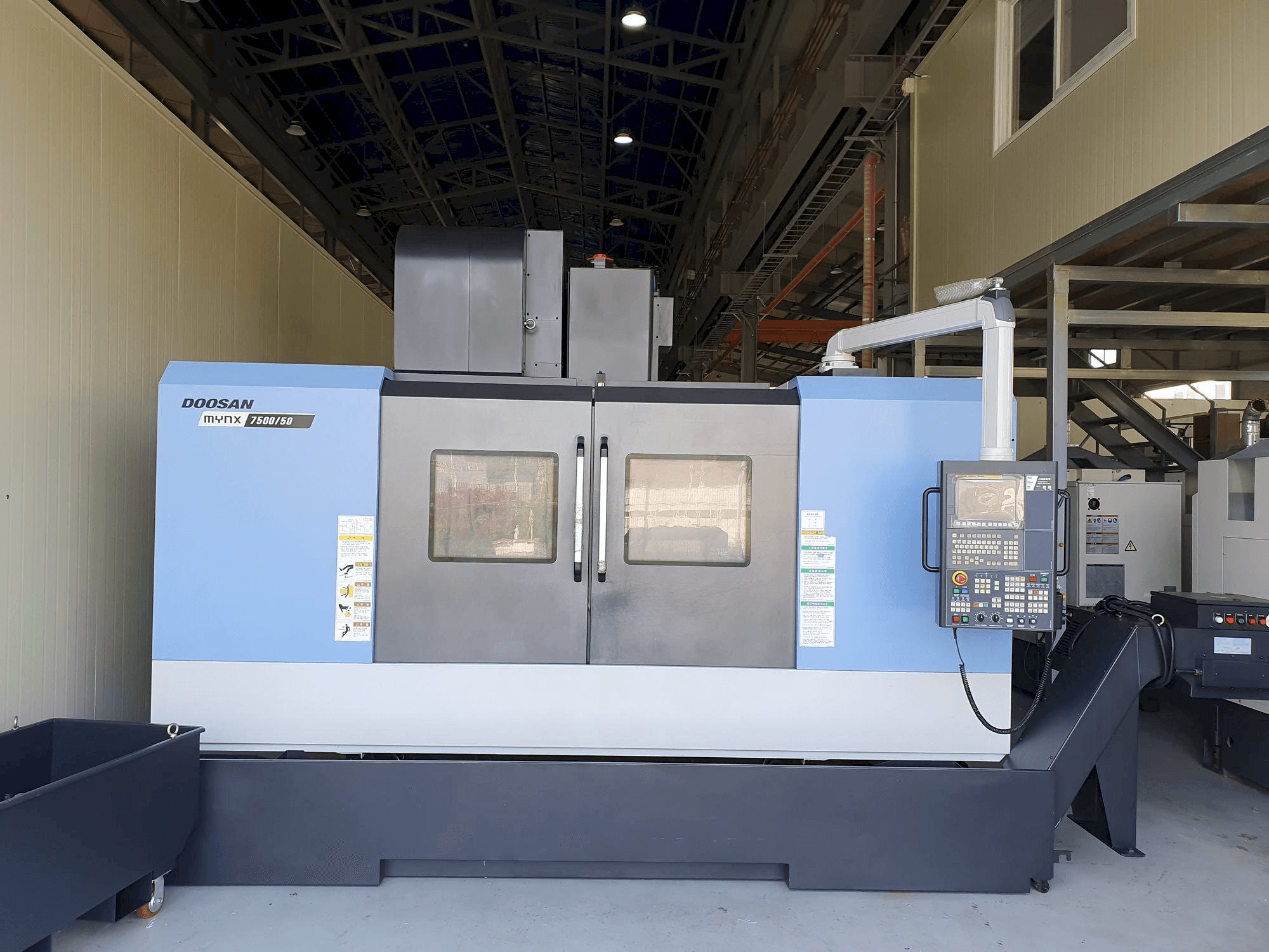 Doosan MYNX7500/50 Mašinos vaizdas iš priekio